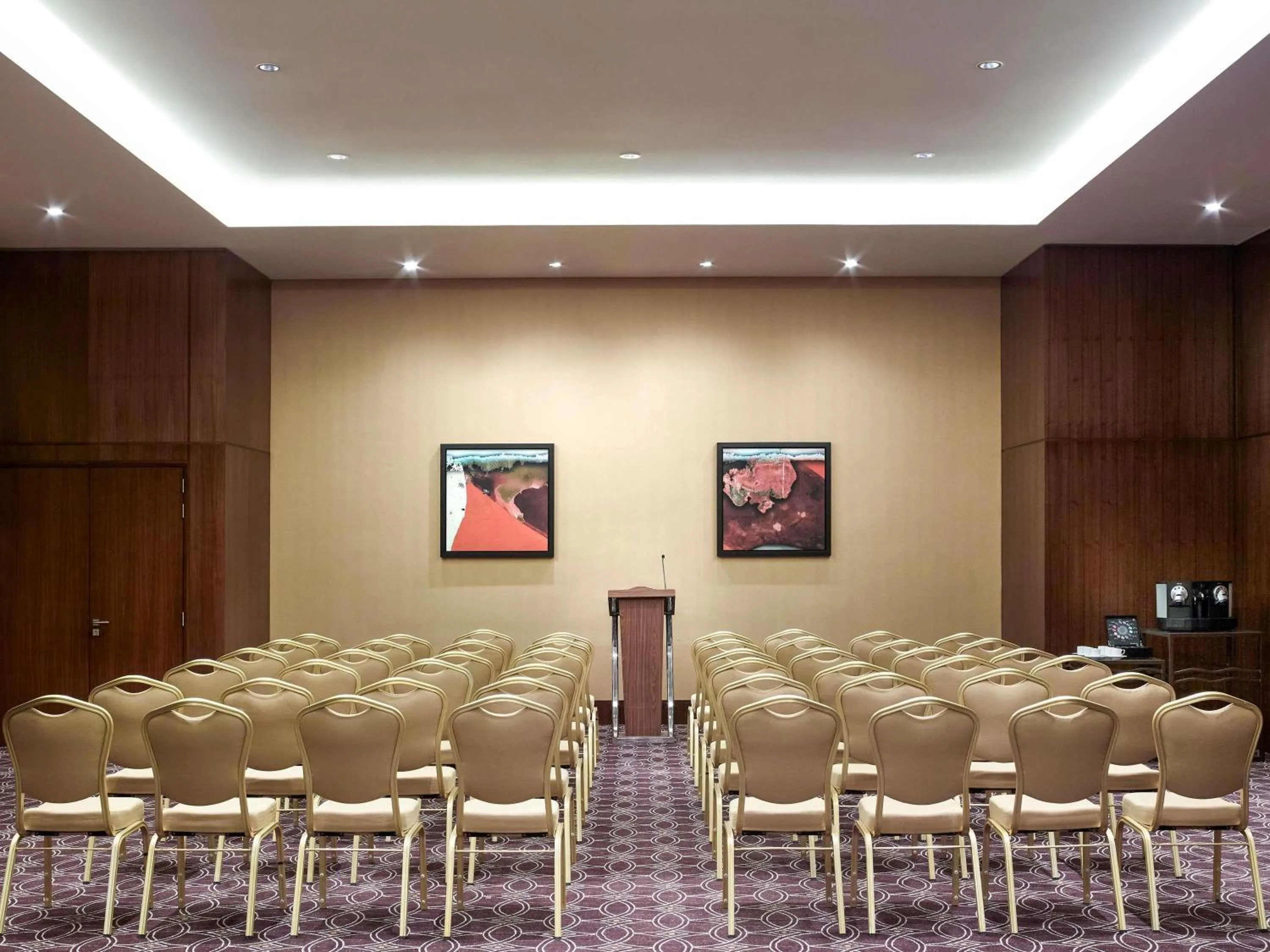 Meeting/conference room in Swissôtel Al Ghurair Dubai - Deira & Creek