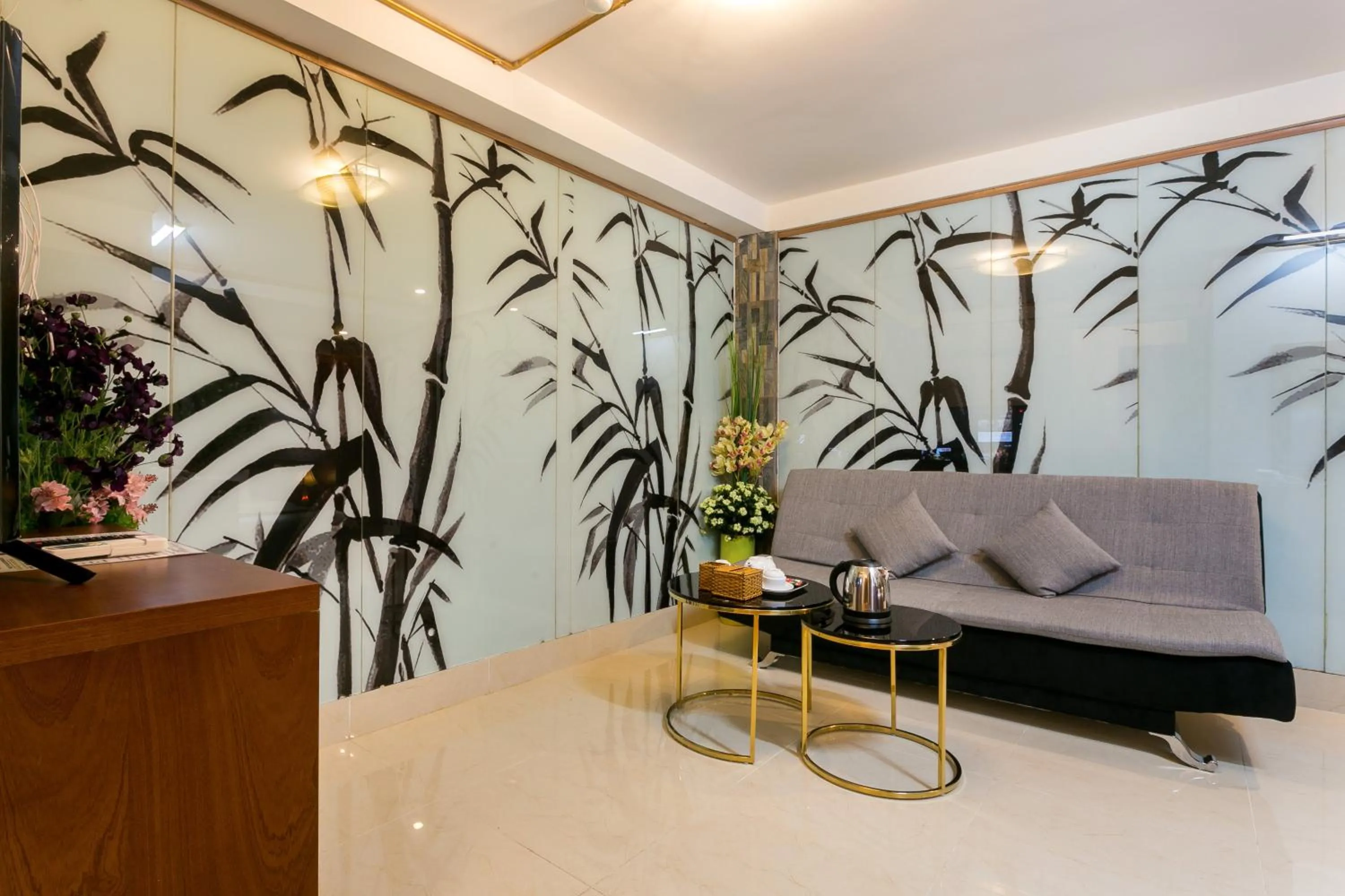 Seating area in Indochine Ben Thanh Hotel & Apartments