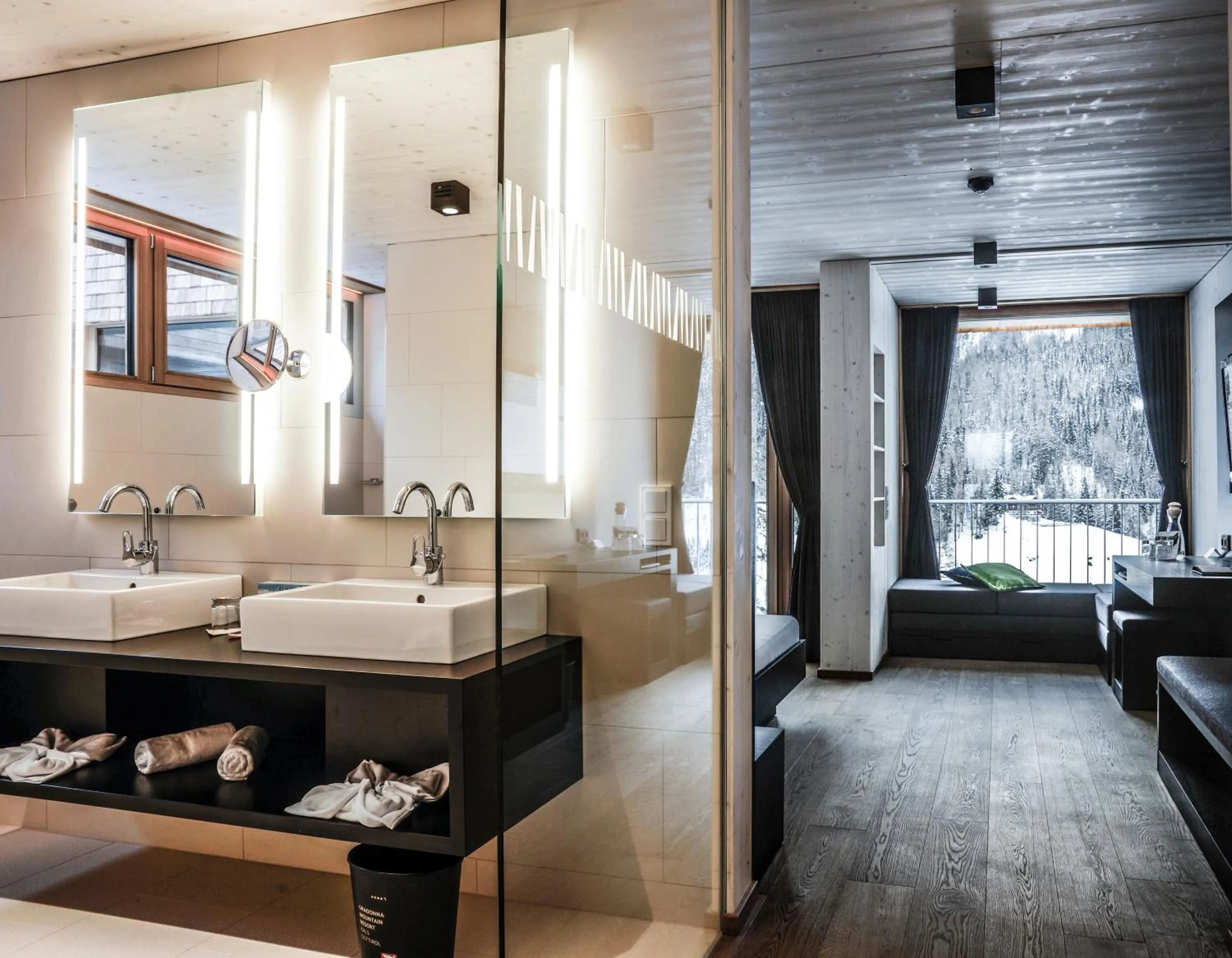 Bathroom, Bed in Gradonna Mountain Resort Chalets & Hotel