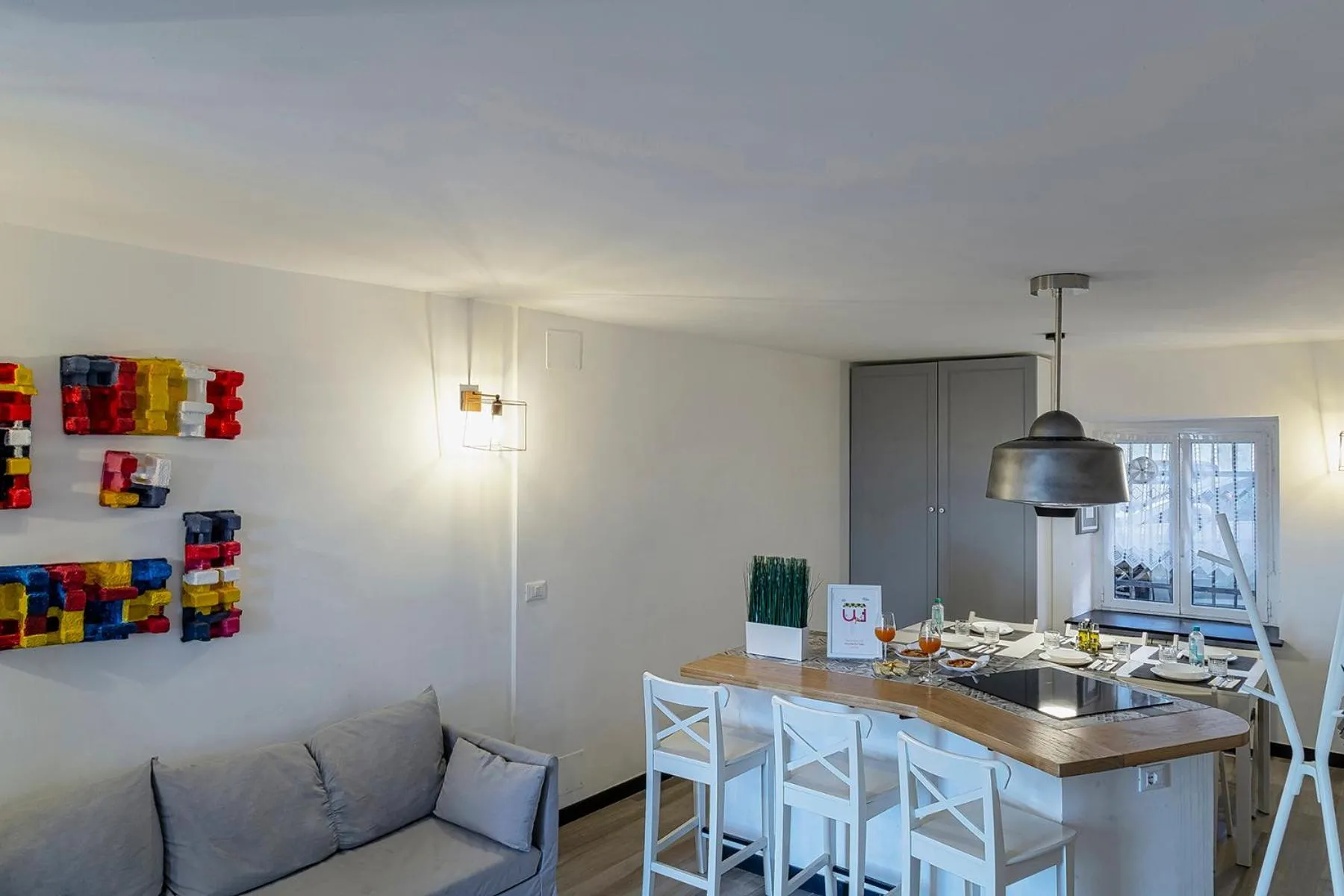 Dining area in Sapore di Sale by Wonderful Italy