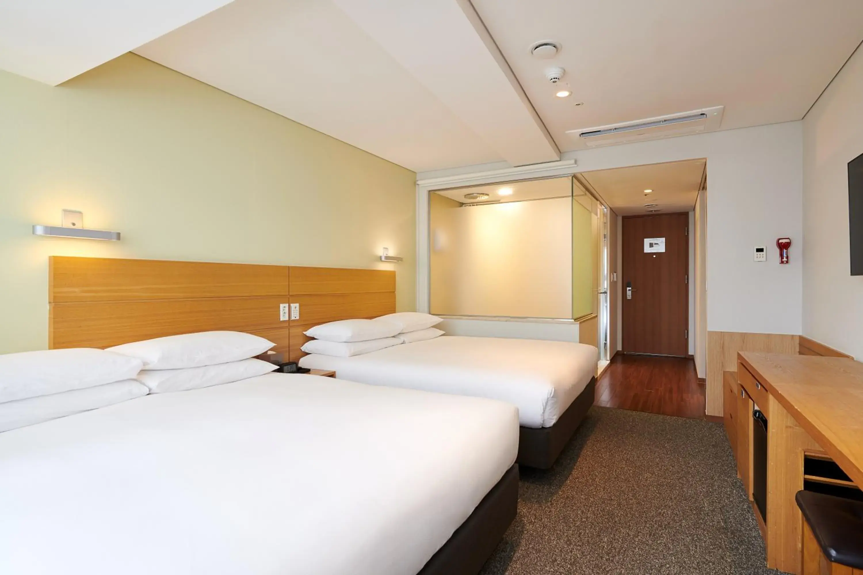 Deluxe Family Twin in Nine Tree by Parnas Seoul Myeongdong 1 Deluxe Family Twin in Nine Tree by Parnas Seoul Myeongdong 1