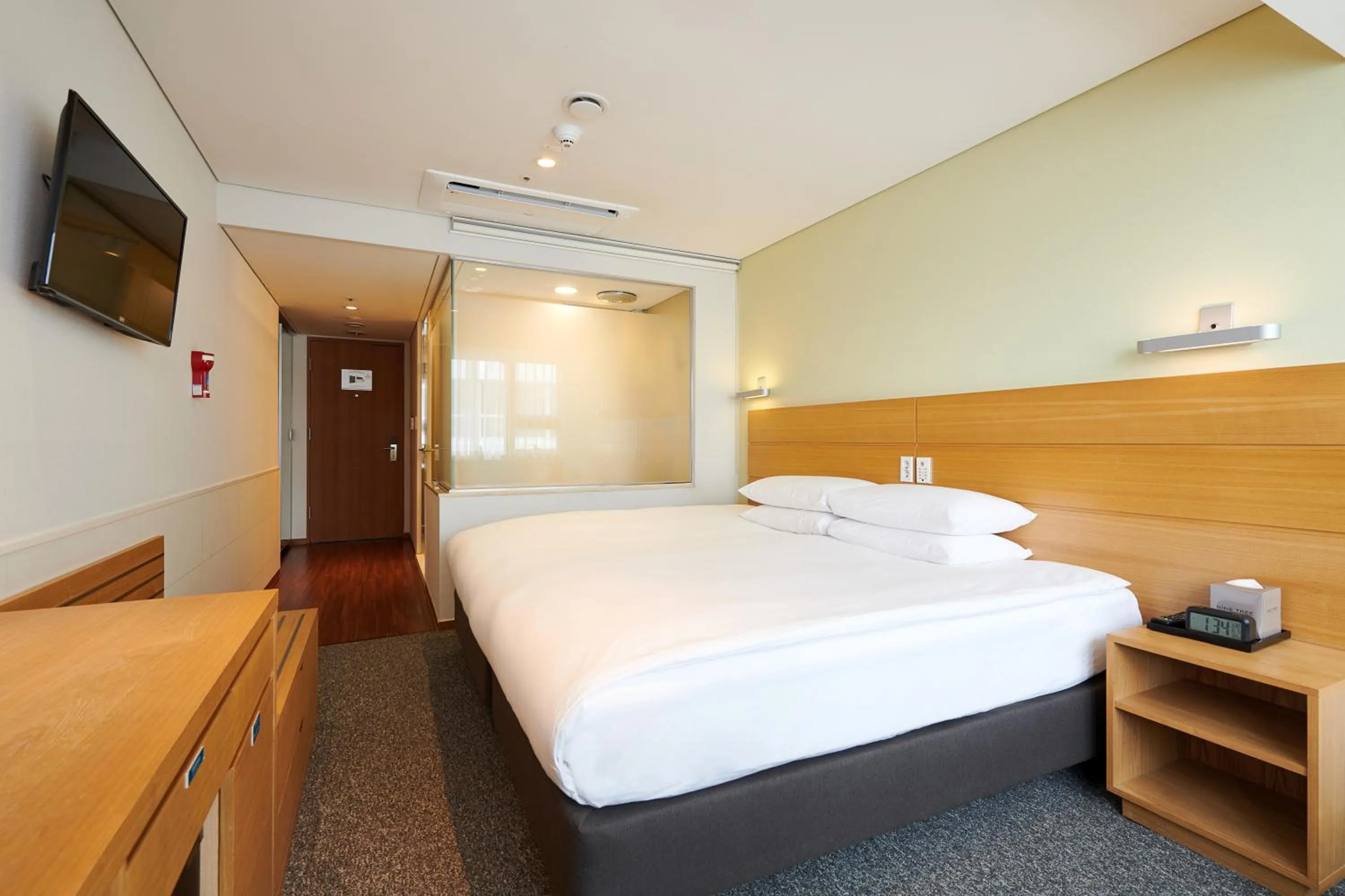 Bed in Nine Tree by Parnas Seoul Myeongdong 1