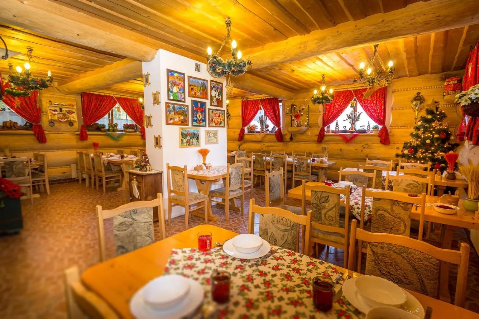 Dining area in Willa Joanna