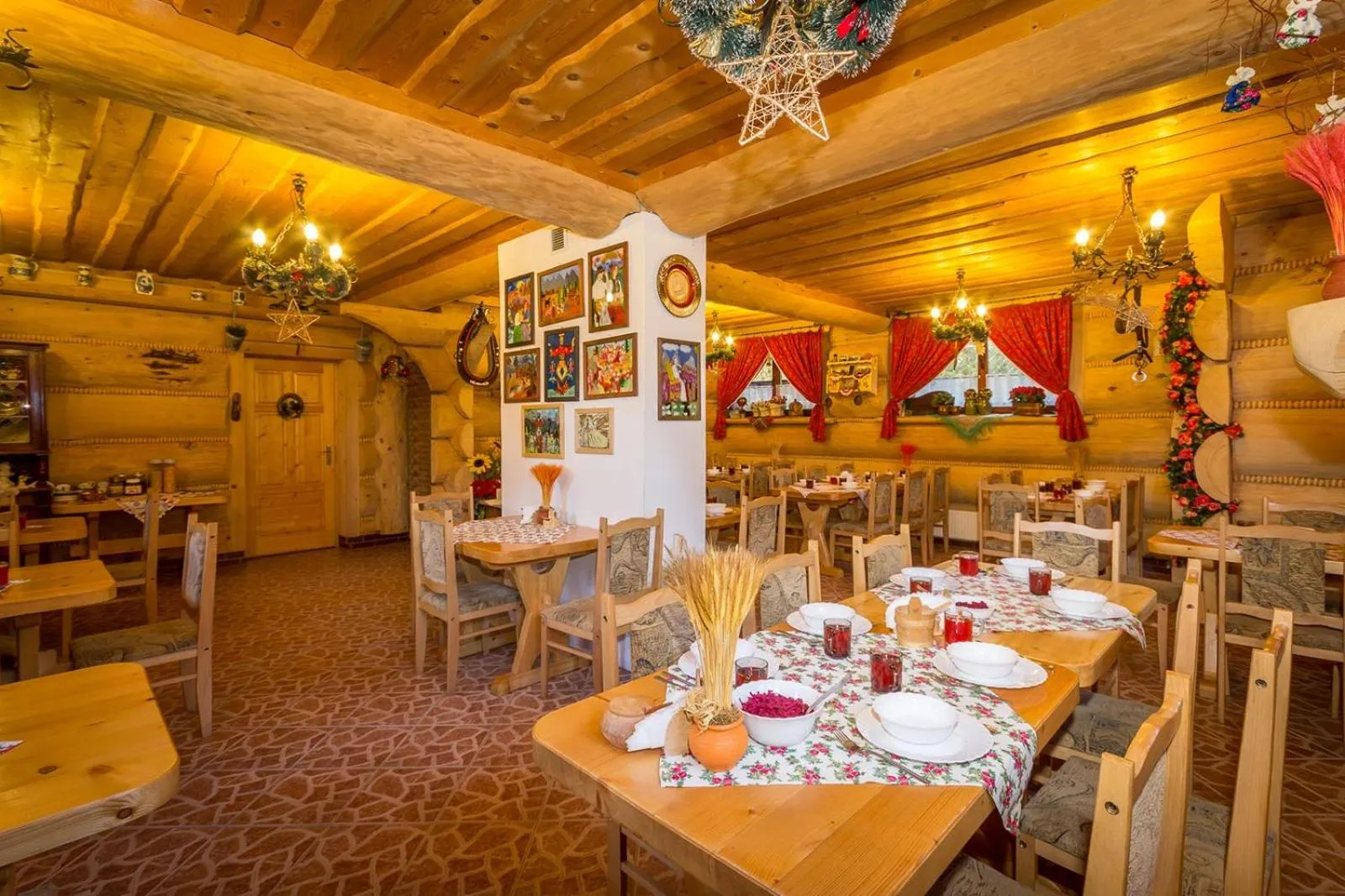 Dining area in Willa Joanna