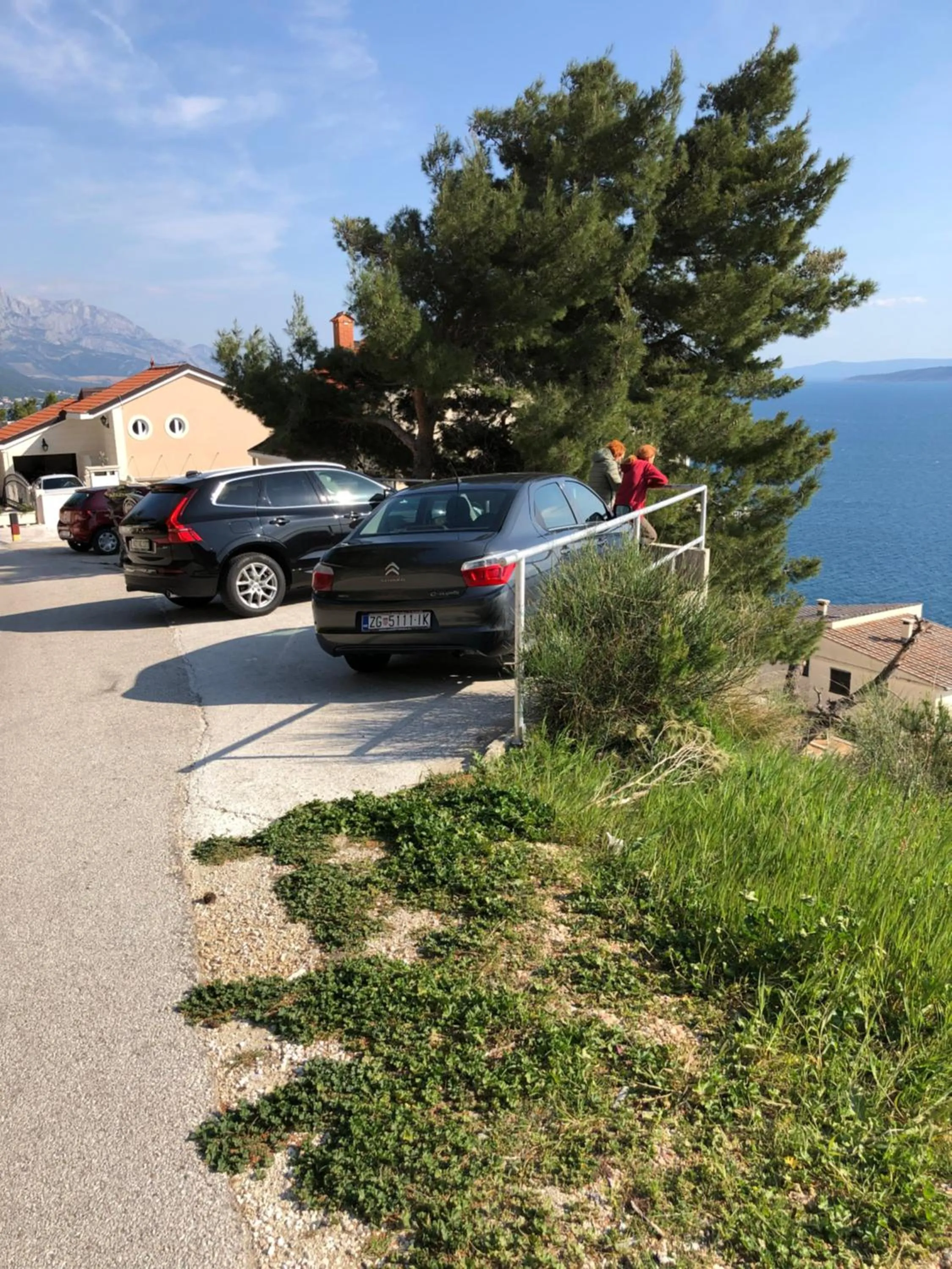 Parking in Villa Anči