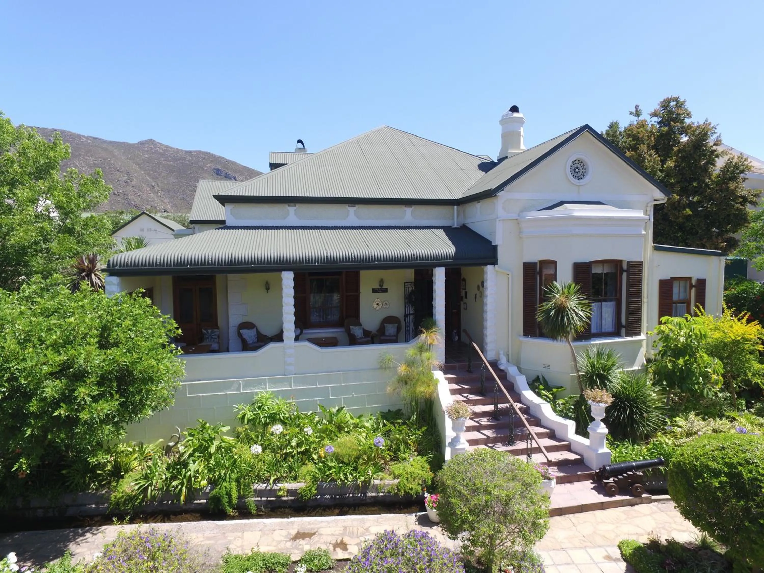 Kingna Lodge Montagu