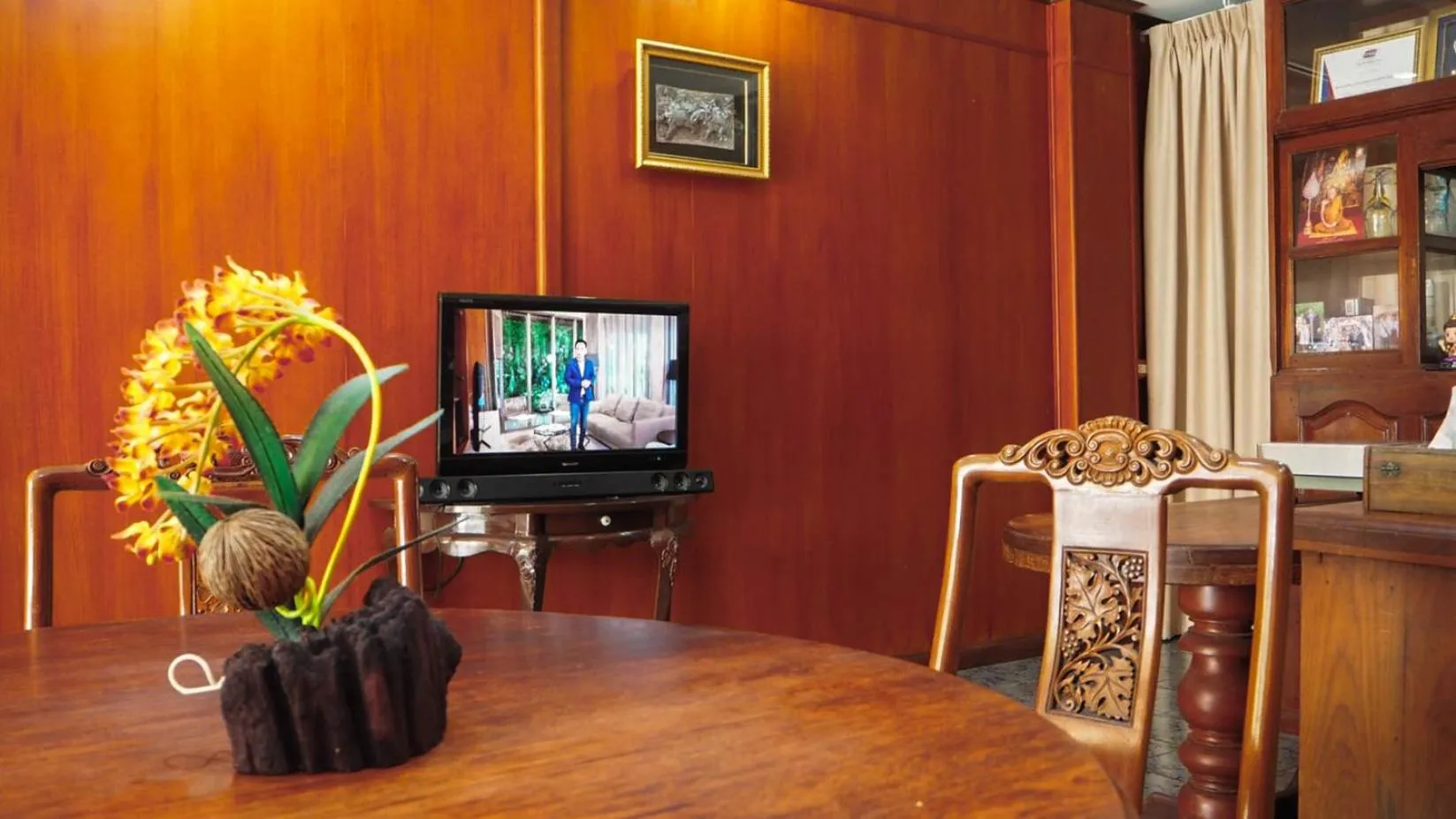 Communal lounge/ TV room in Kantawan House