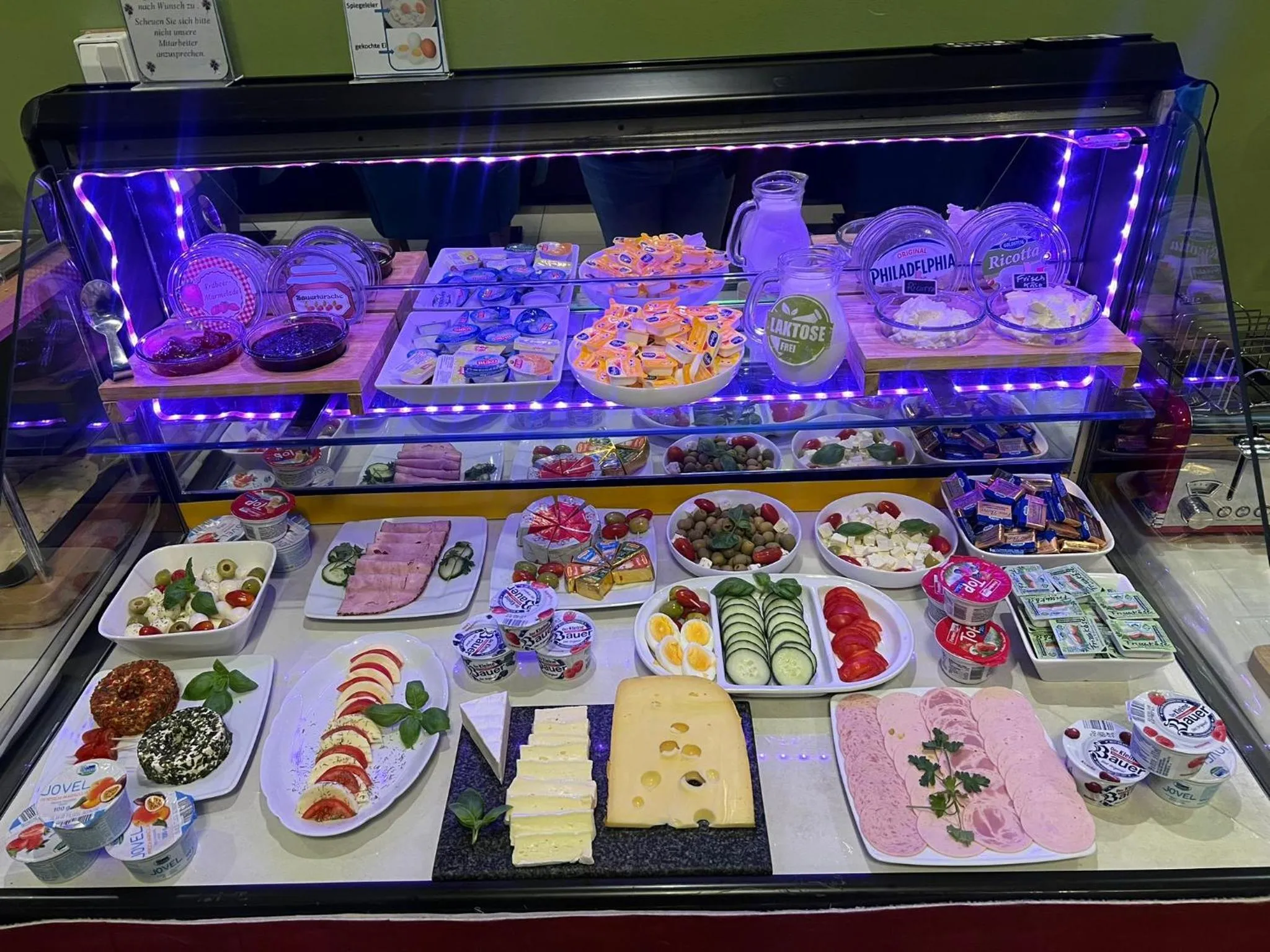 Breakfast in Hotel Cara Vita Cologne