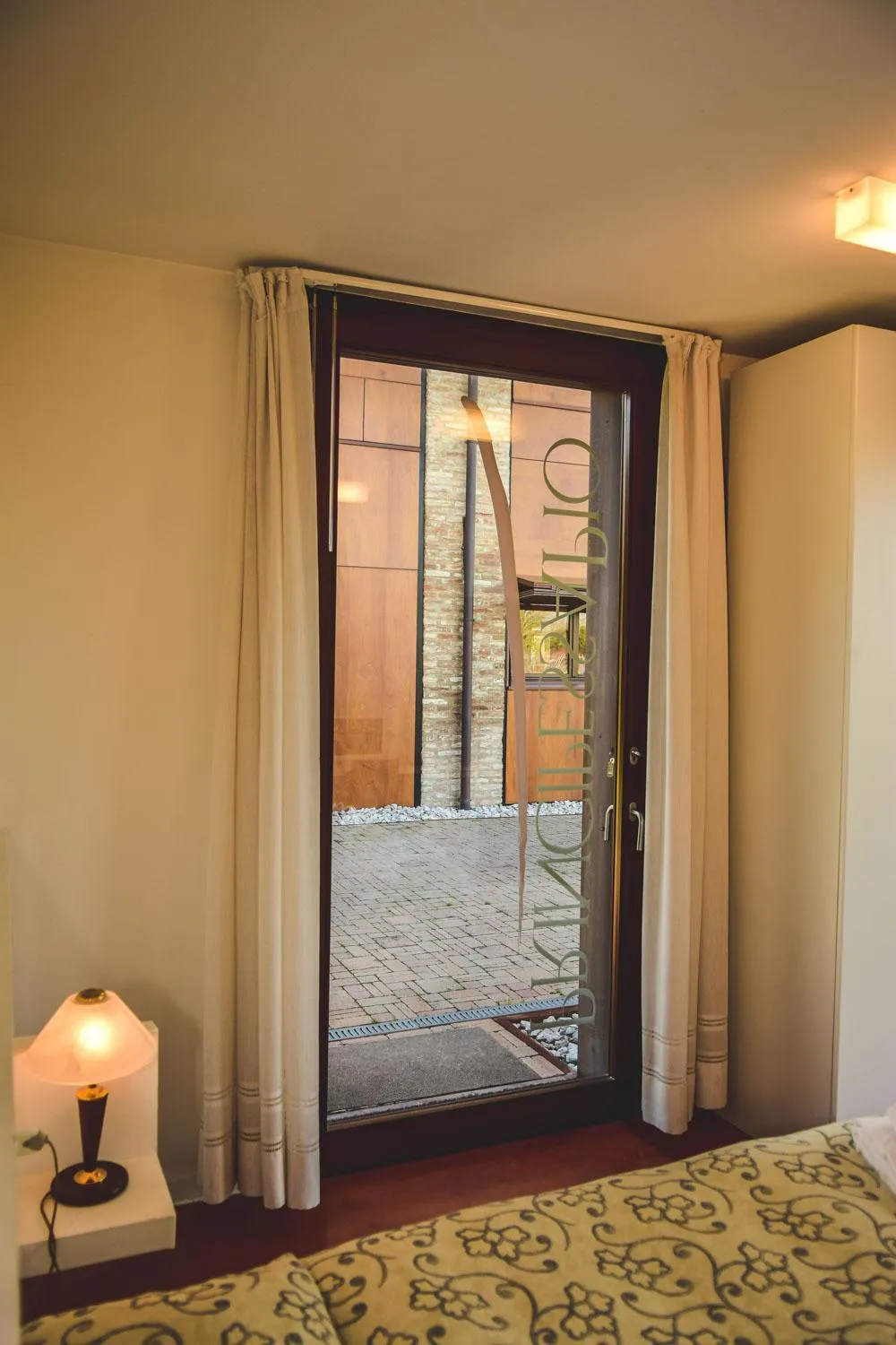 Inner courtyard view, Bed in Principessa Pio