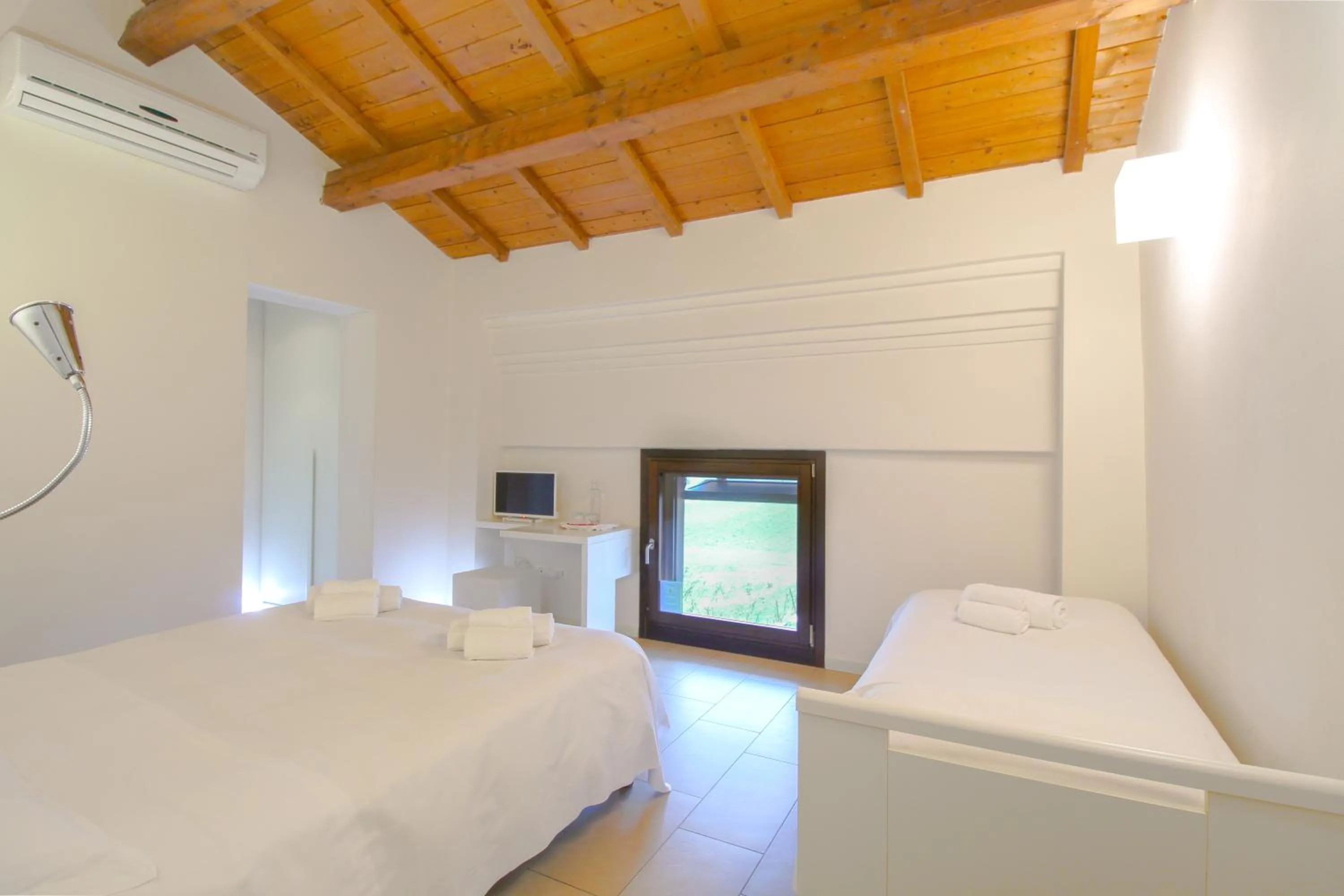 Bedroom, Bed in Principessa Pio