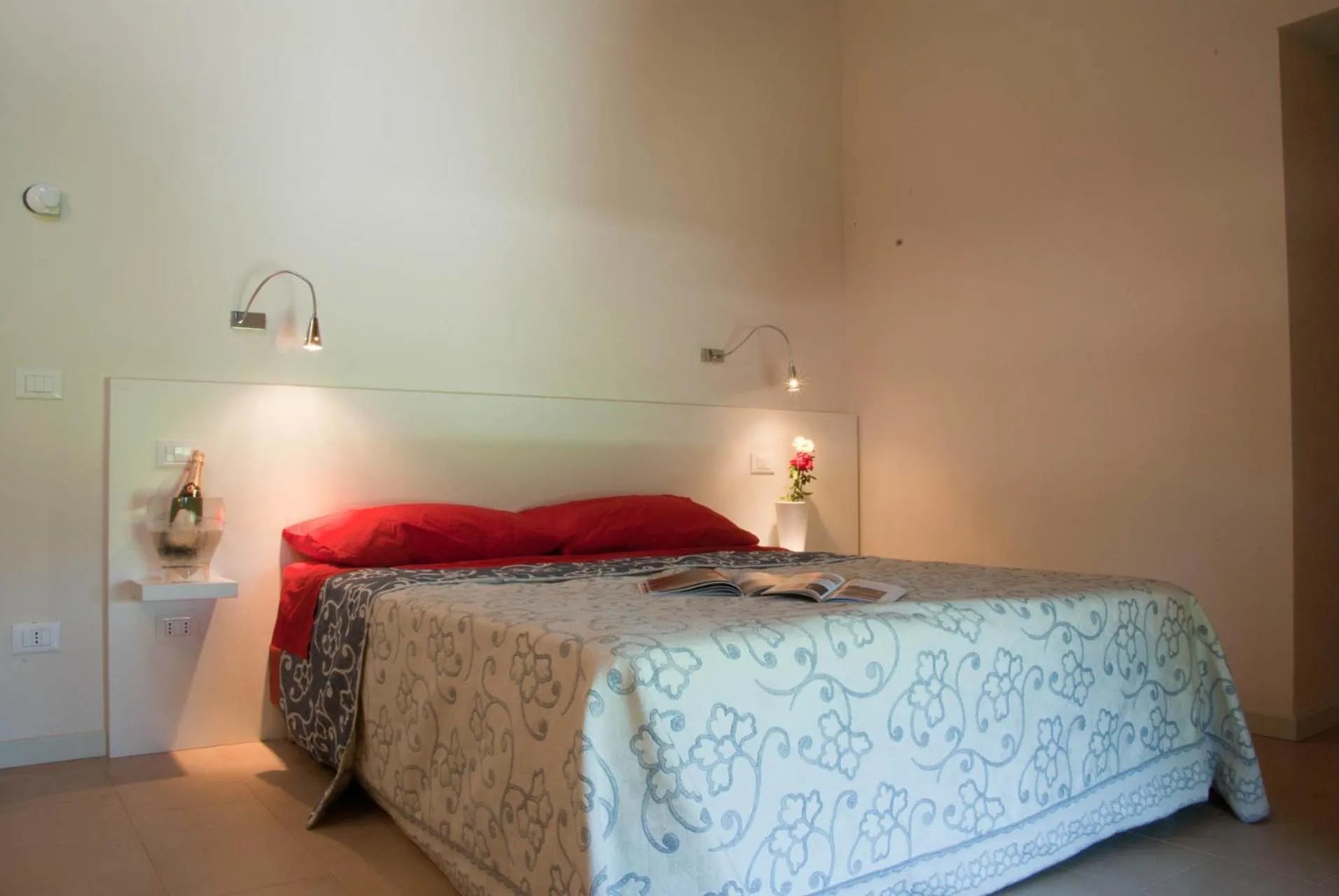 Photo of the whole room, Bed in Principessa Pio