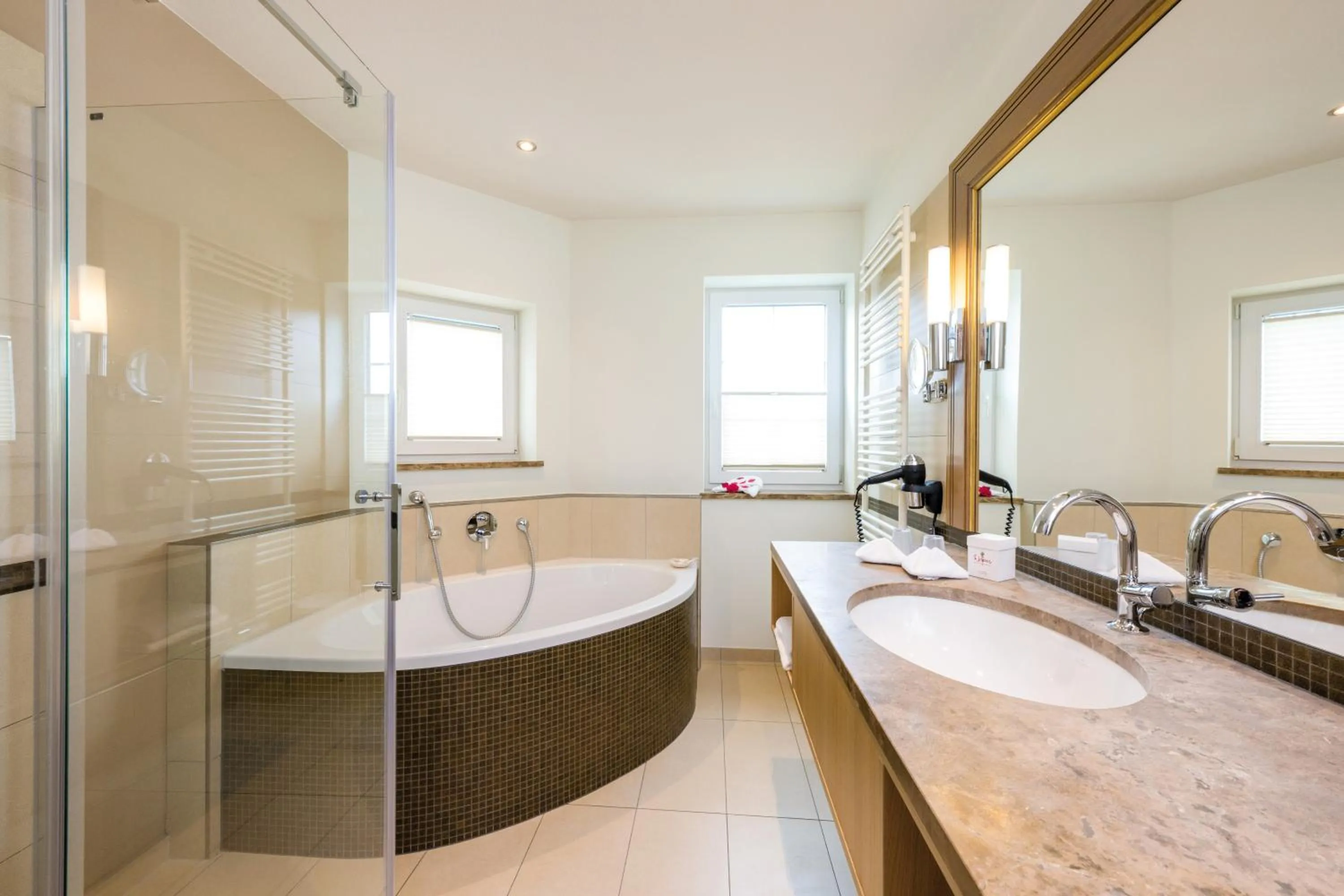 Bathroom in Villa Ludwig Suite Hotel