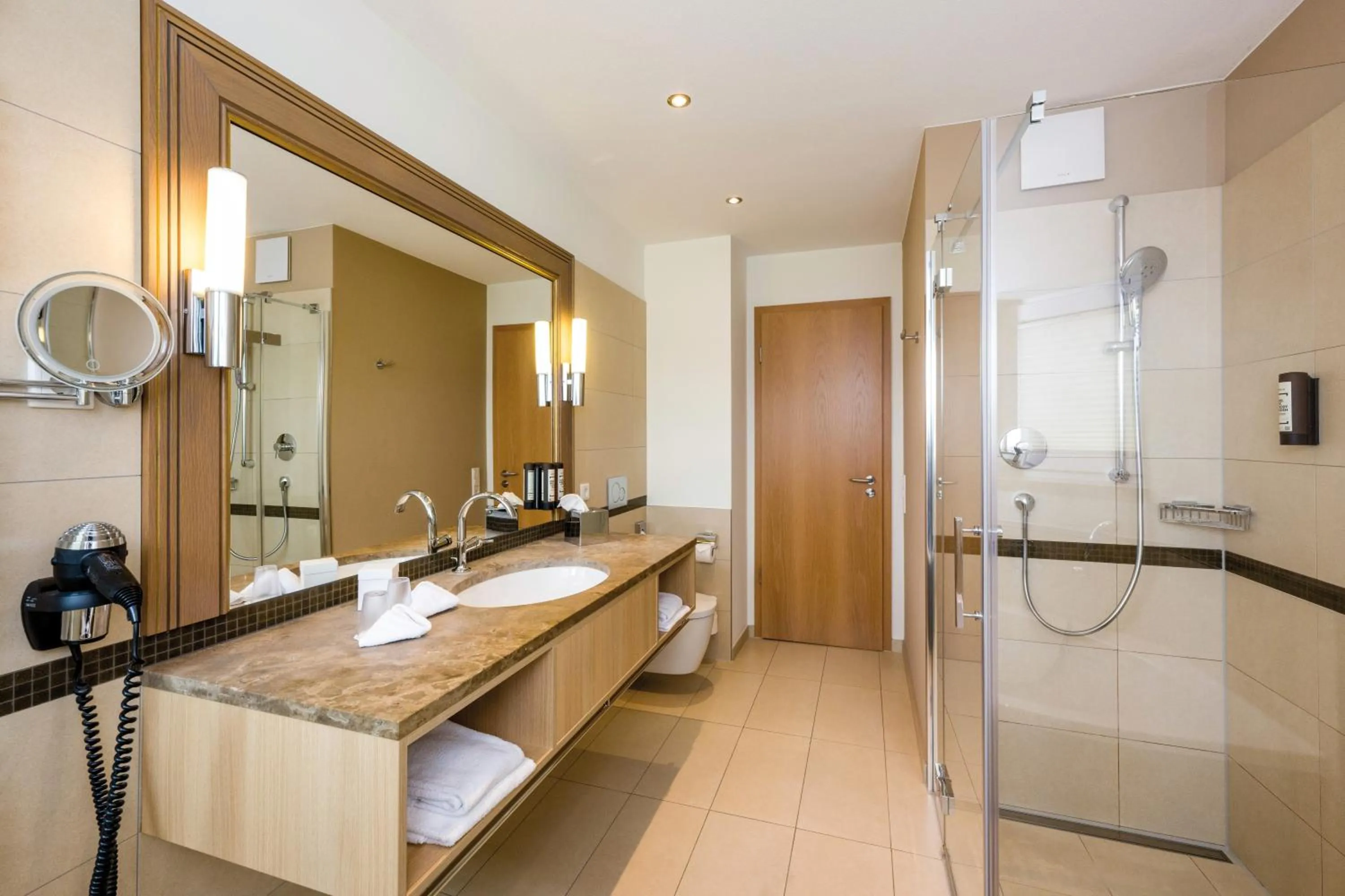 Bathroom in Villa Ludwig Suite Hotel