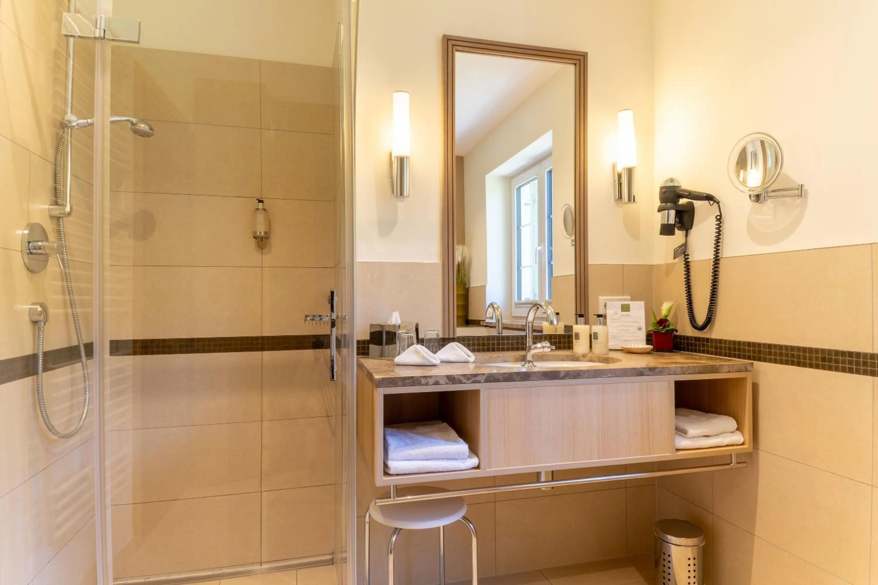 Bathroom in Villa Ludwig Suite Hotel