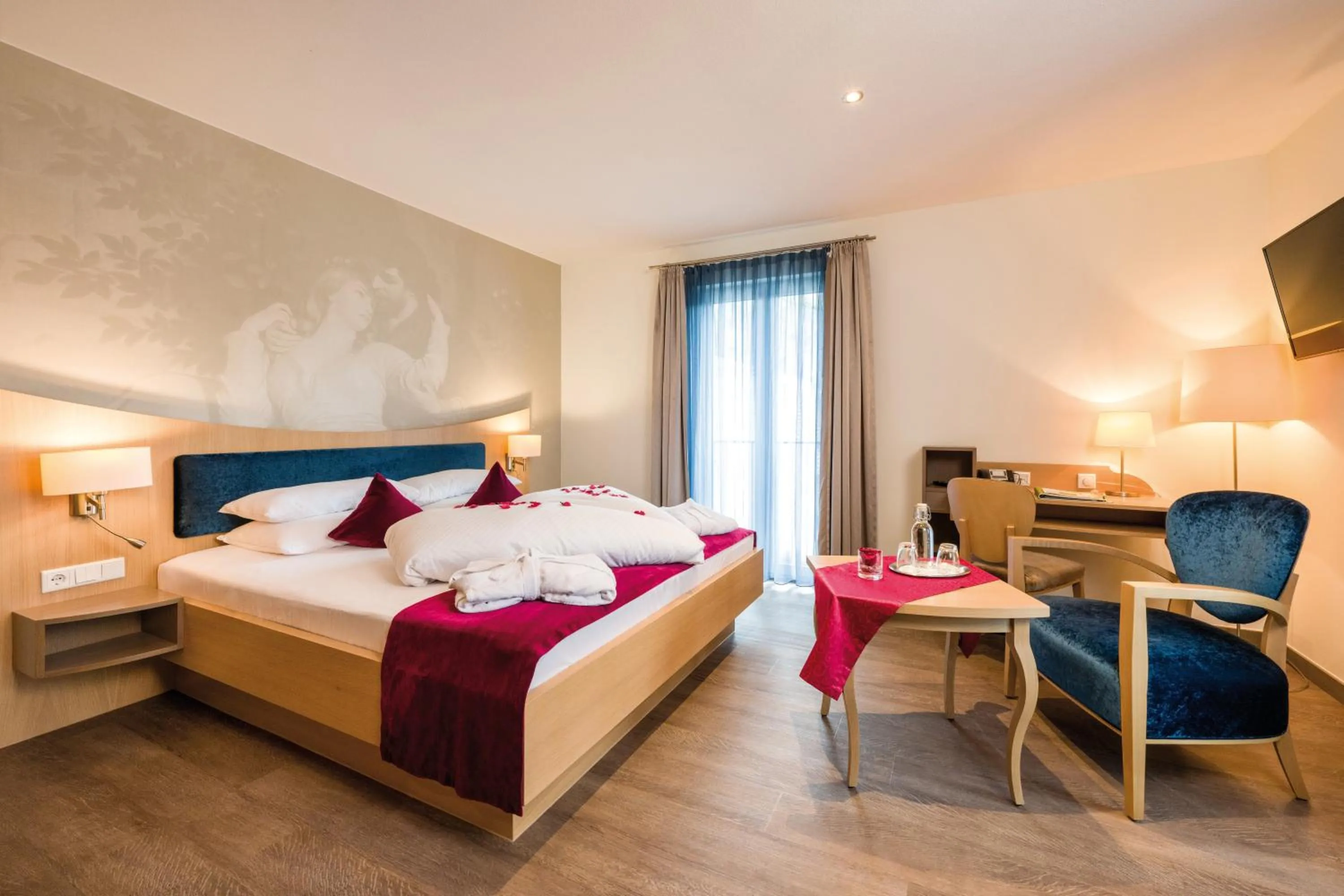 Photo of the whole room, Bed in Villa Ludwig Suite Hotel