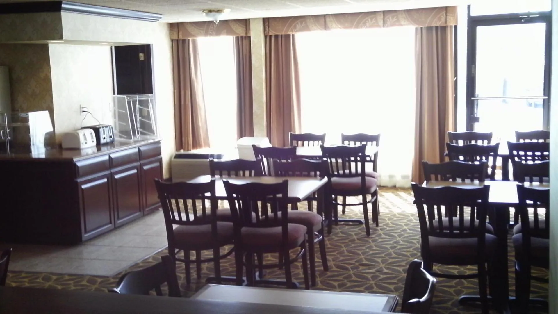 Day in Econo Lodge Erie near Casino