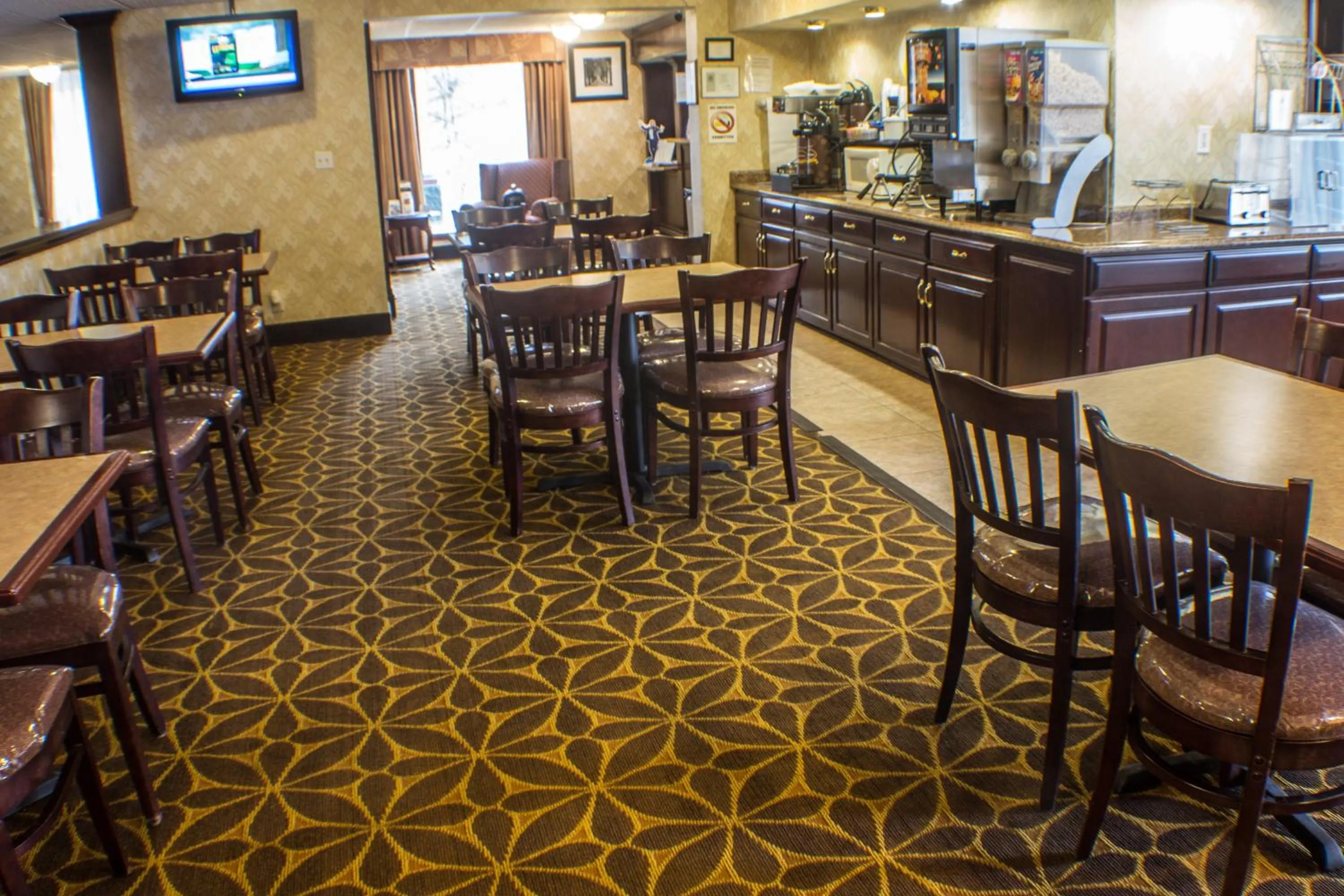 Restaurant/places to eat in Econo Lodge Erie near Casino