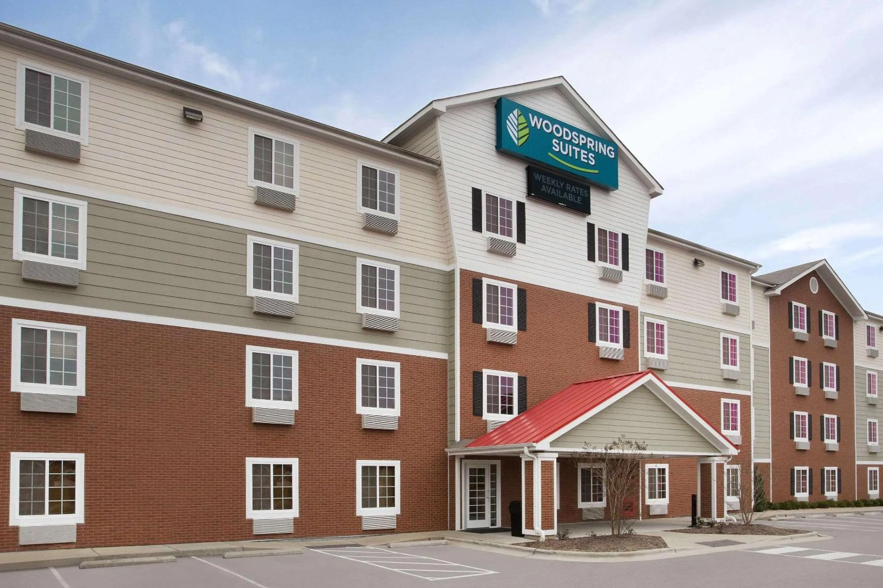 Property building in WoodSpring Suites Raleigh Northeast Wake Forest