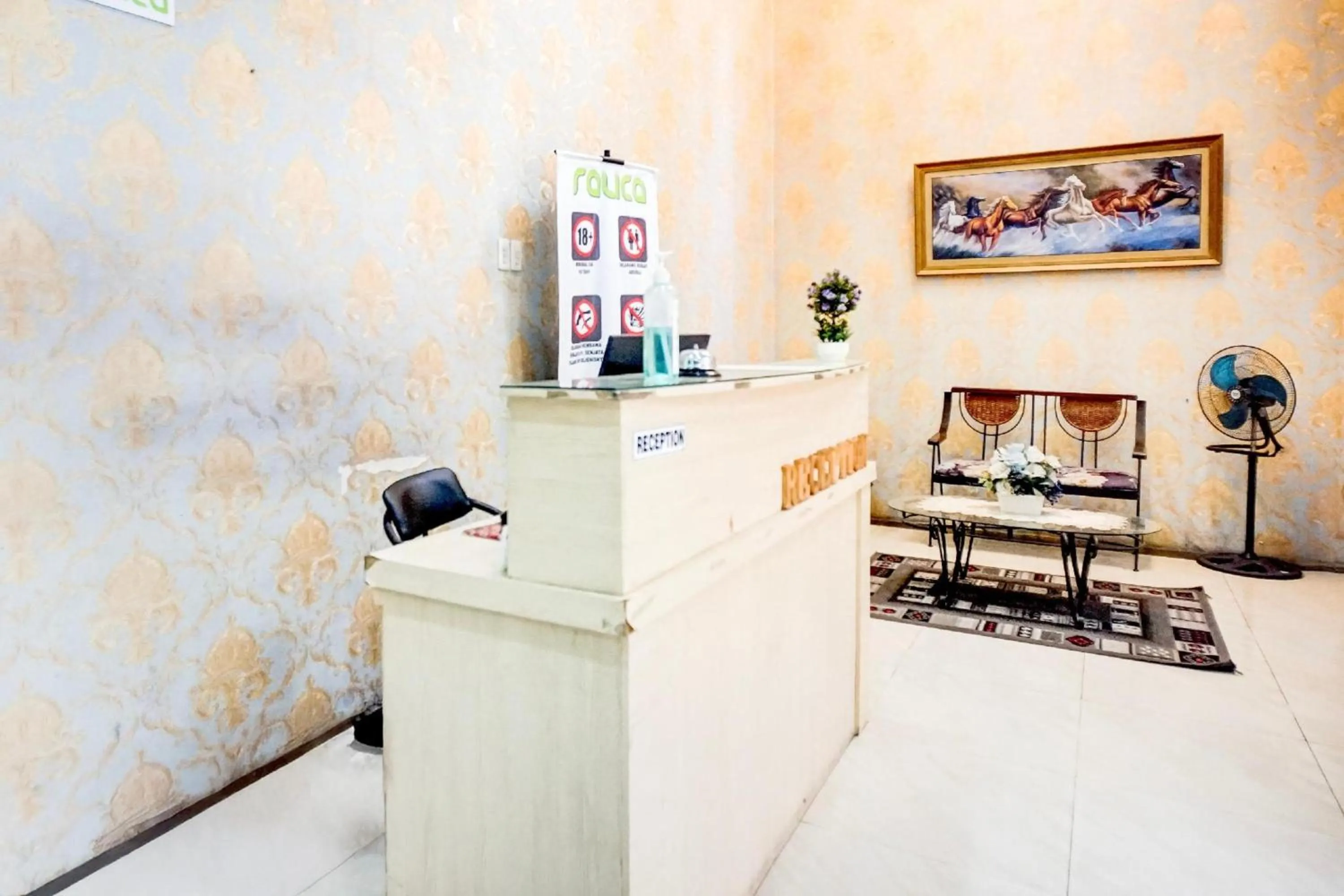 Lobby or reception in RedDoorz At Ralica Grand Palladium Medan