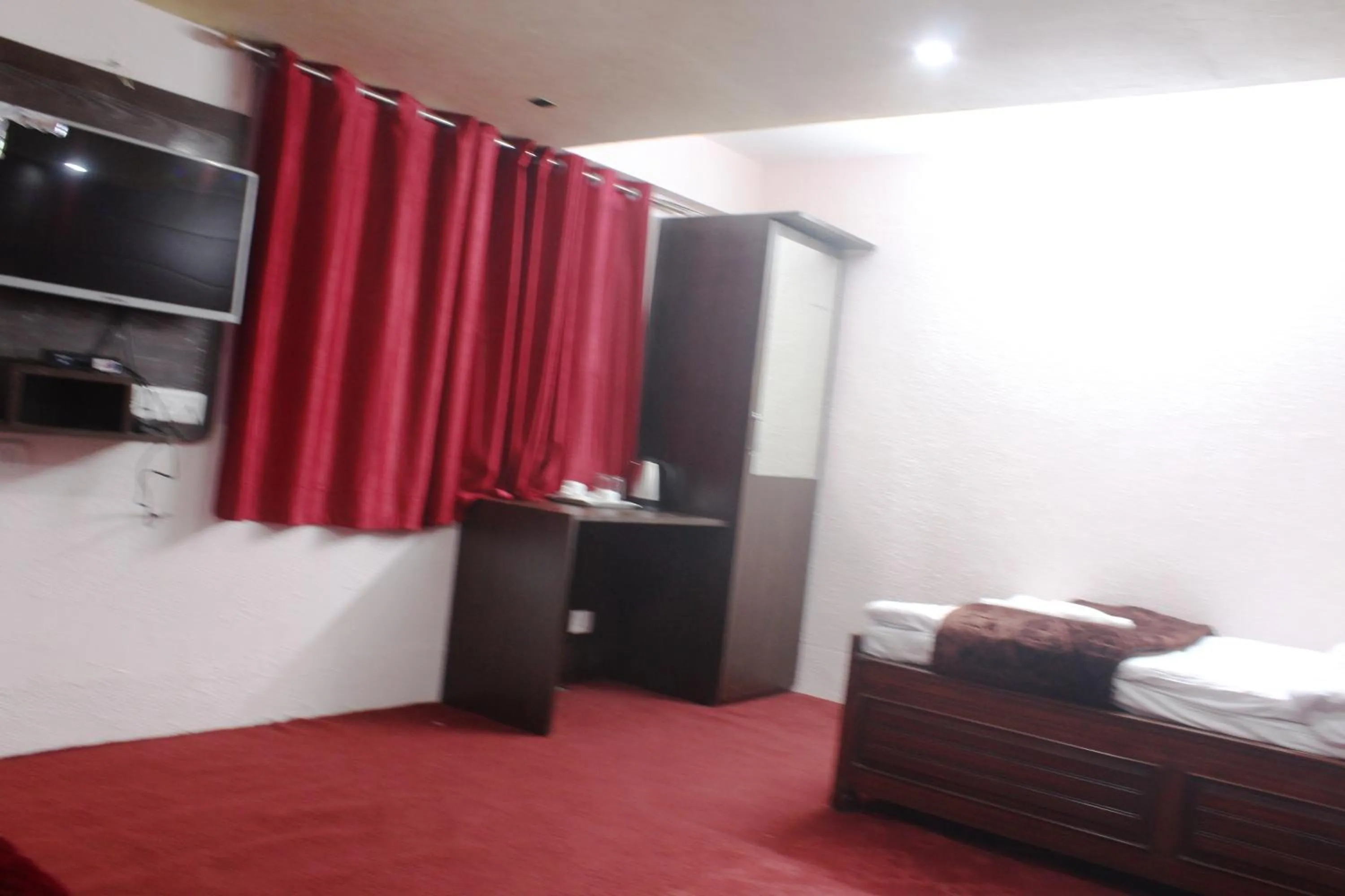 Bed in Hotel Paradiso