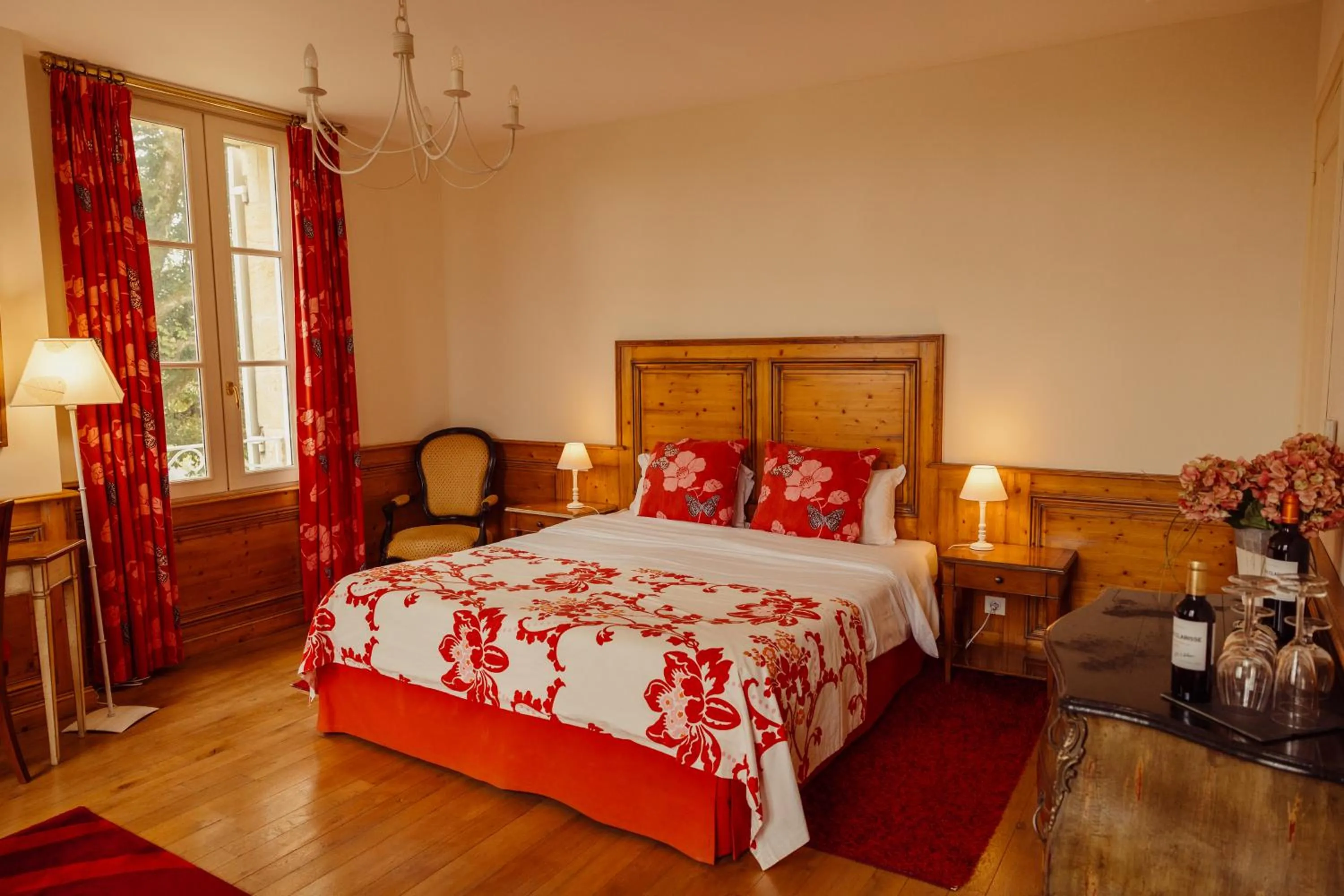 Deluxe Room in Villa Héloïse Hôtel de Charme