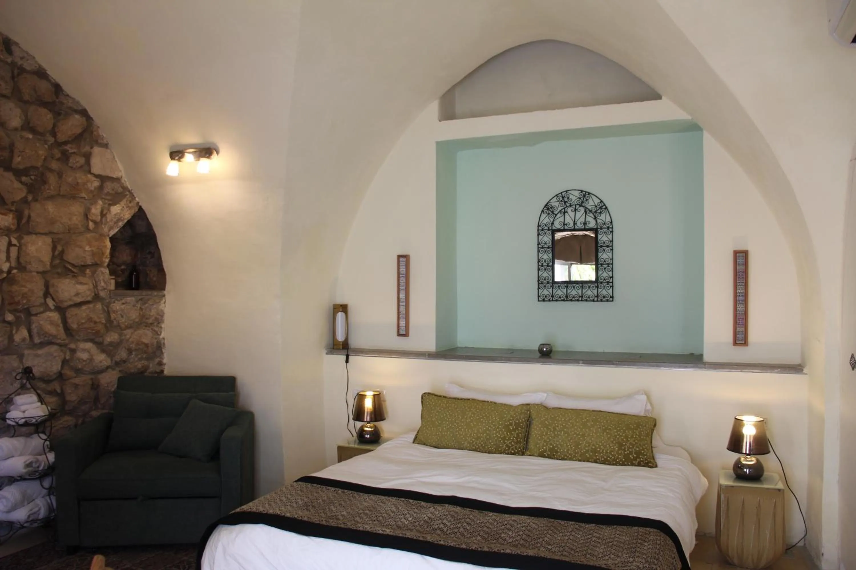 View (from property/room), Bed in Artists' Colony Inn Zefat