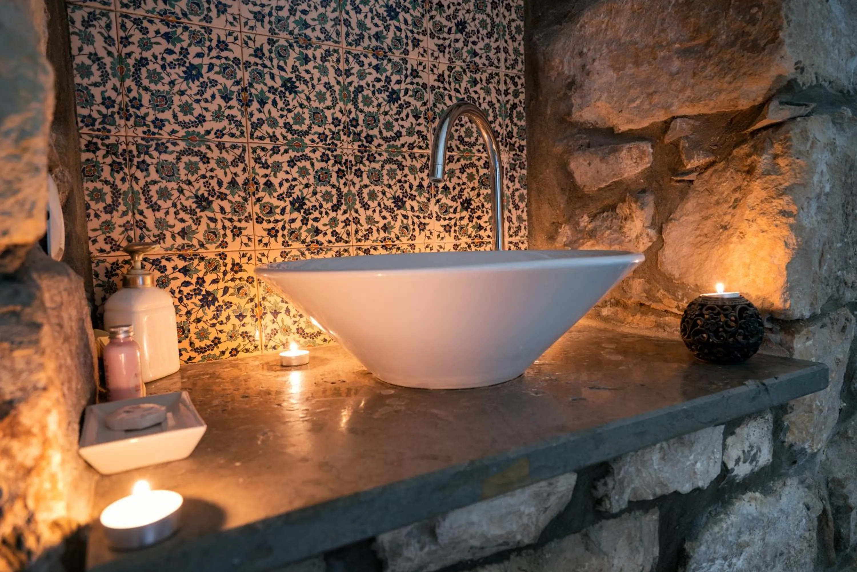 Decorative detail in Artists' Colony Inn Zefat