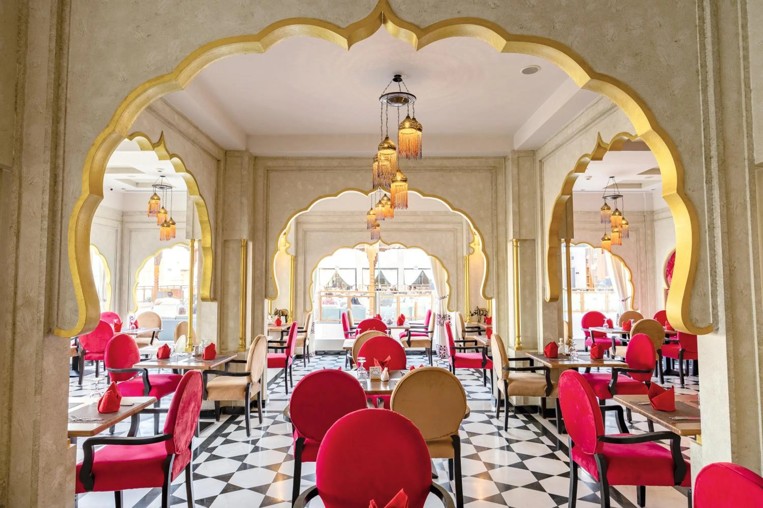 Restaurant/places to eat in Sunrise Crystal Bay Resort -Grand Select