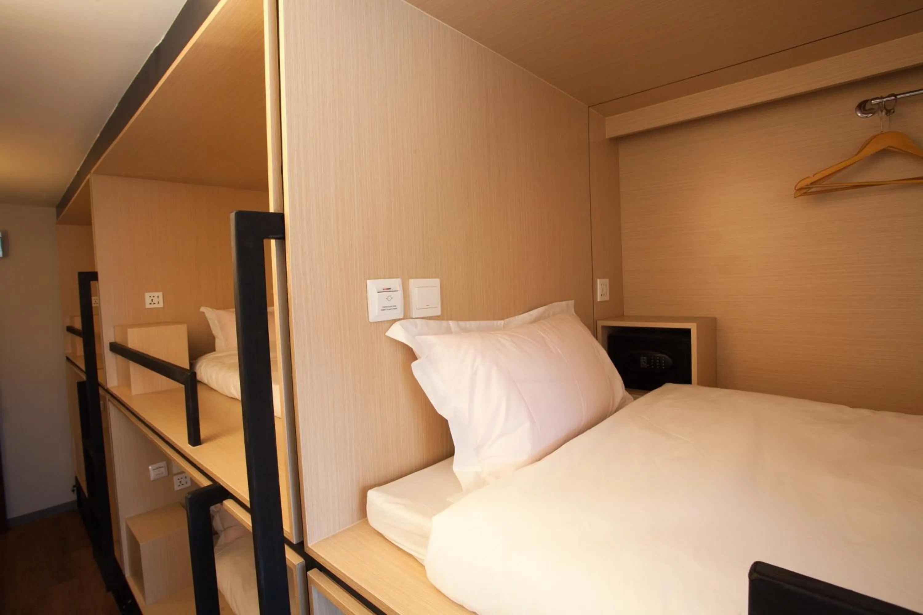 bunk bed, Bed in Cubic Bed Pratunam