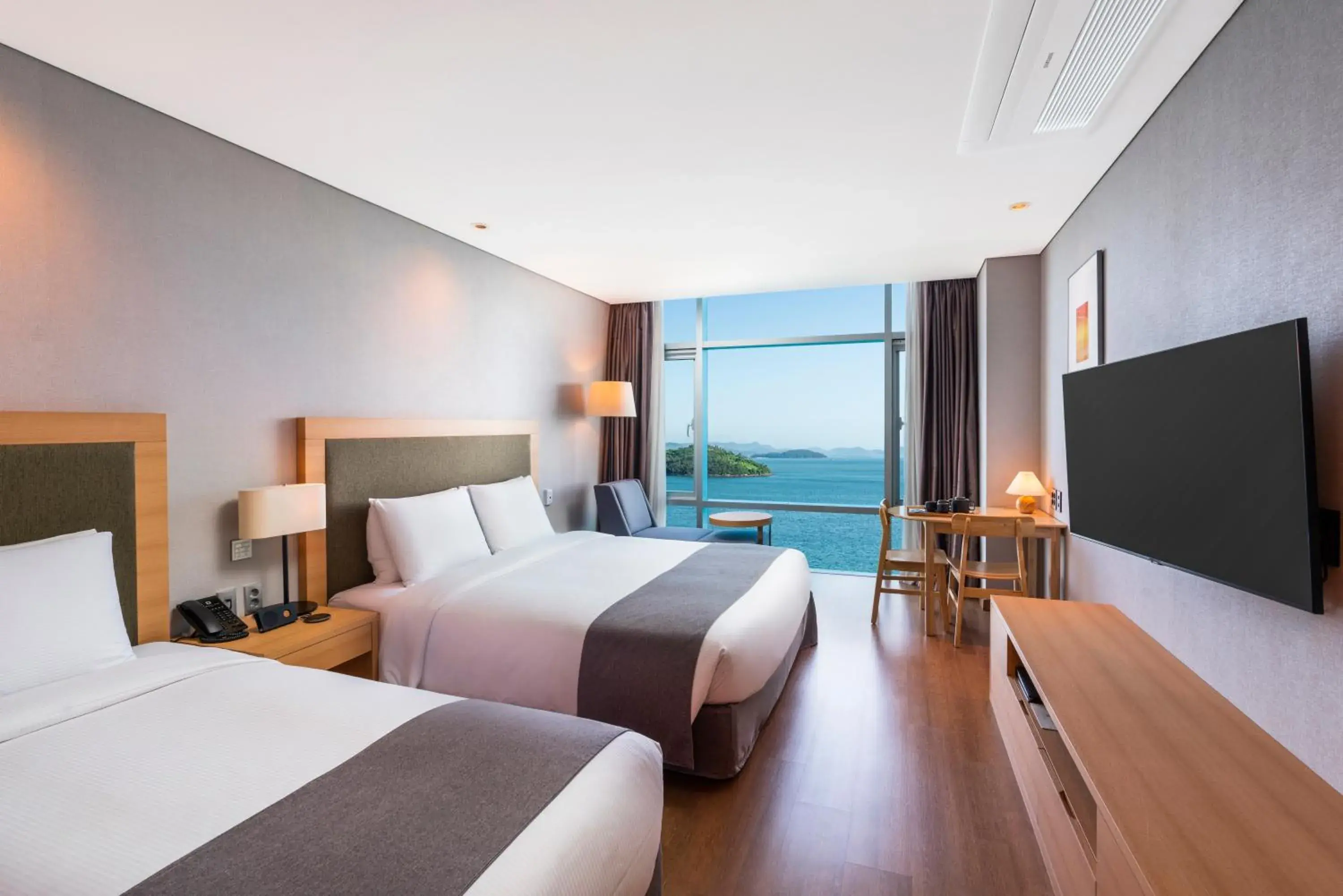 Premium Family Twin Room with Sea View in Hidden Bay Hotel Premium Family Twin Room with Sea View in Hidden Bay Hotel