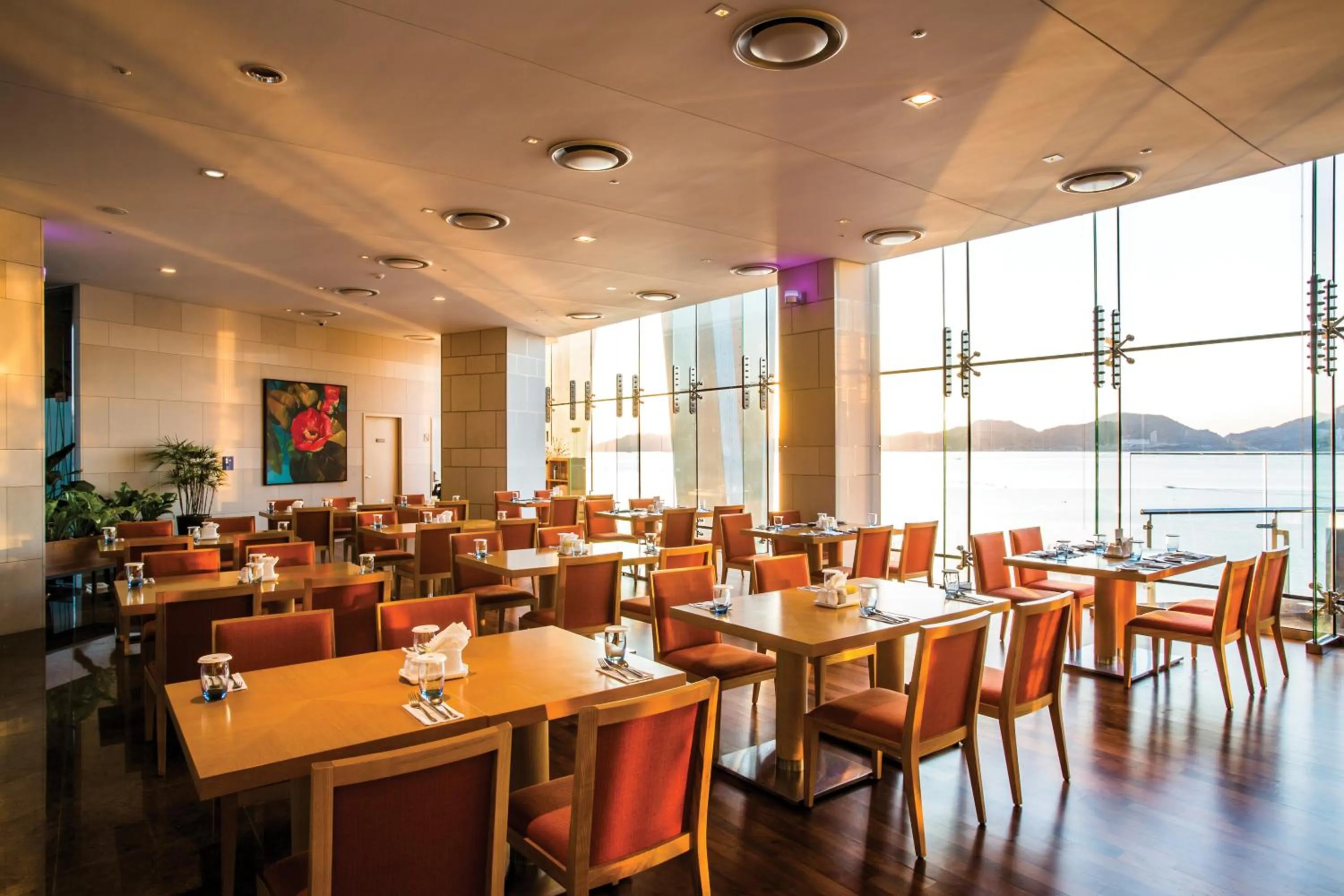 Restaurant/places to eat in Hidden Bay Hotel