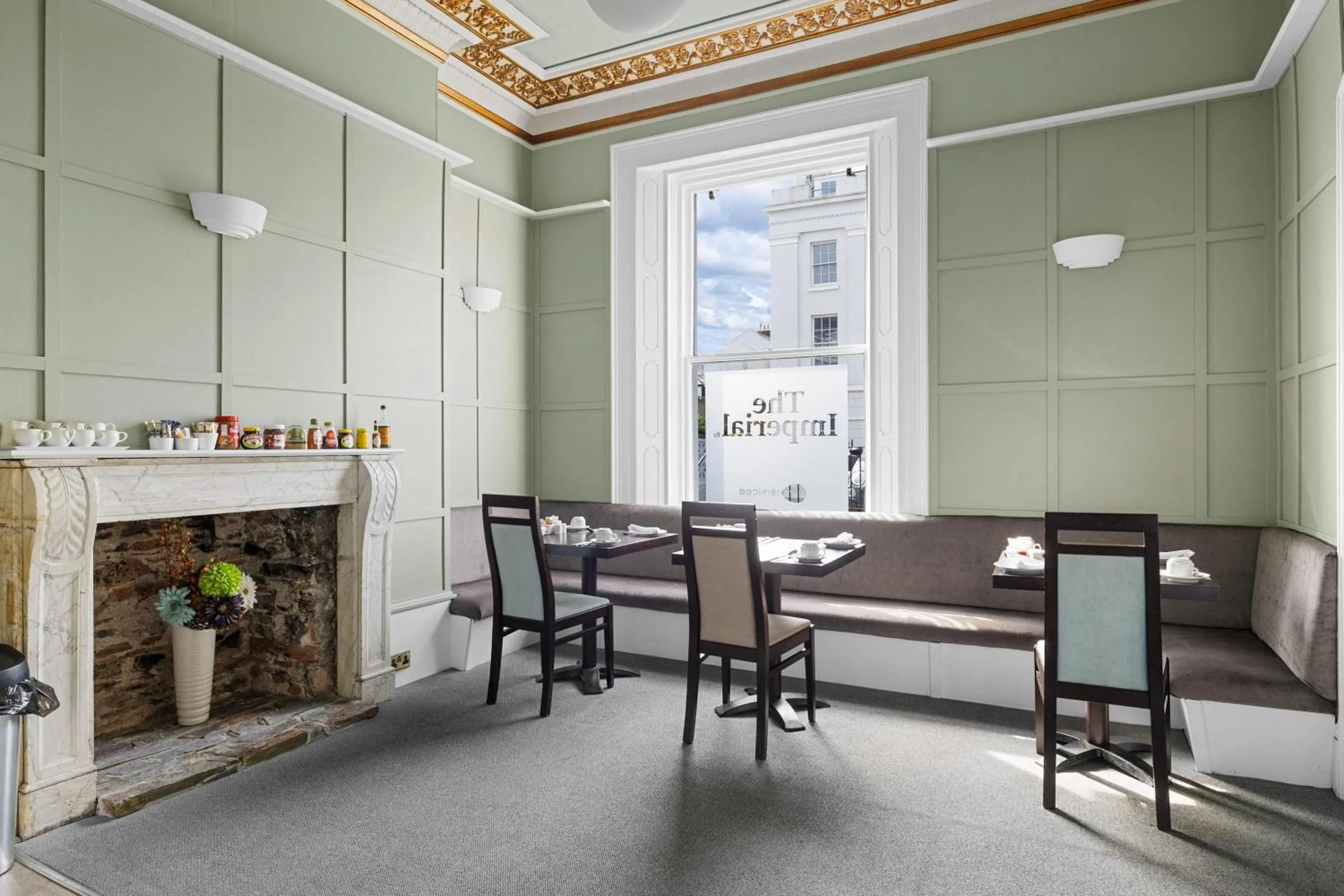 Dining area in Imperial Plymouth