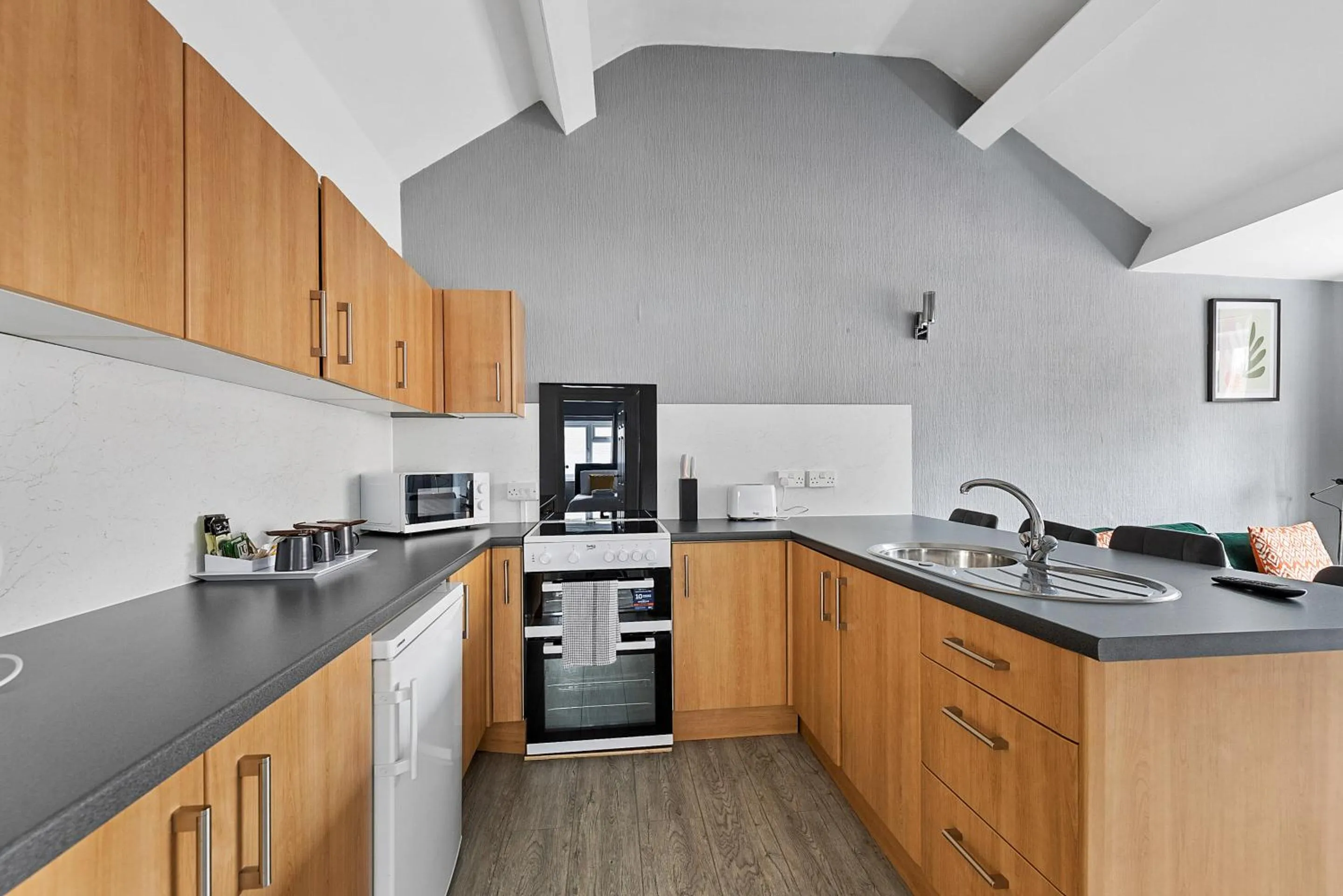 Kitchen or kitchenette in Imperial Plymouth