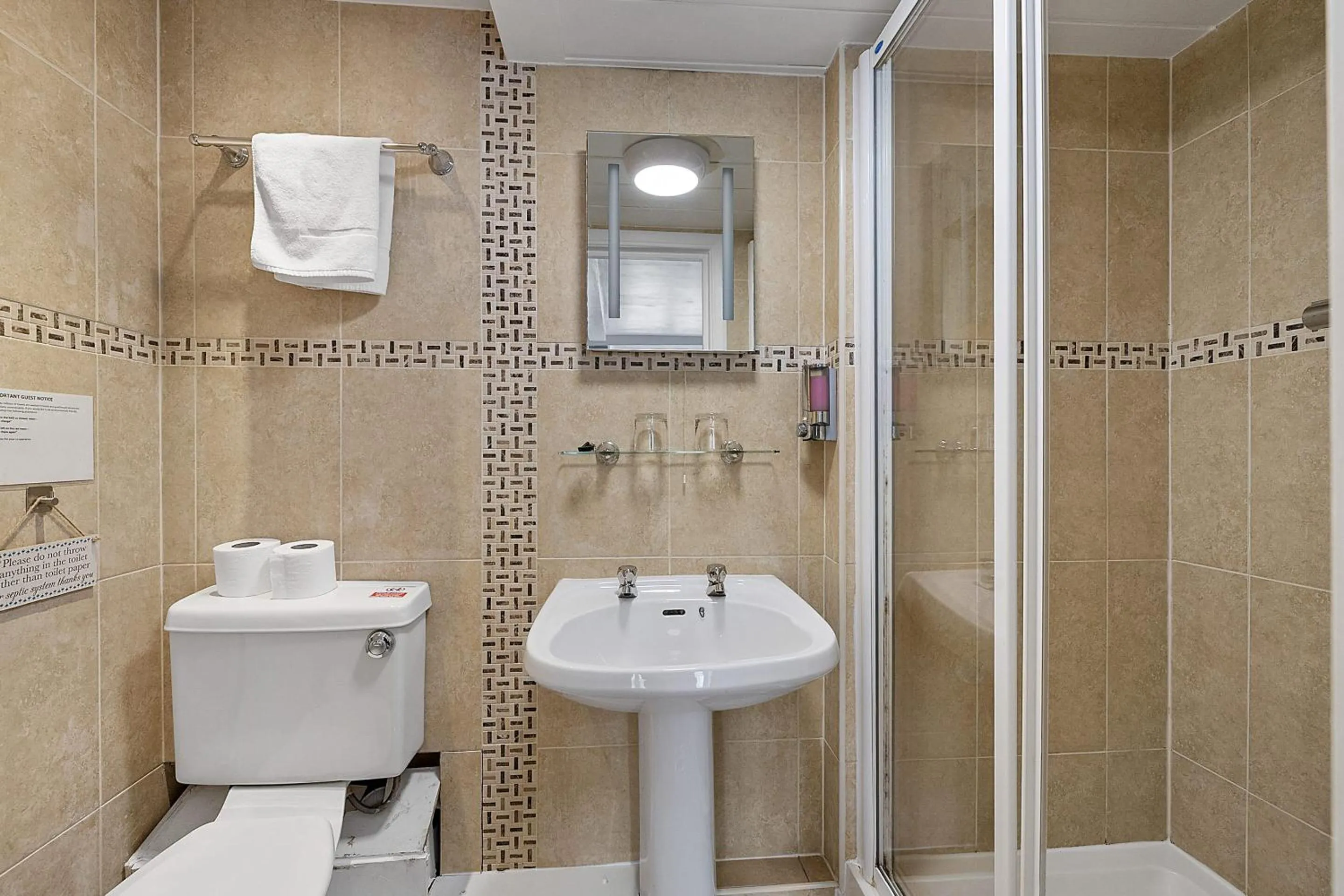 Bathroom in Imperial Plymouth