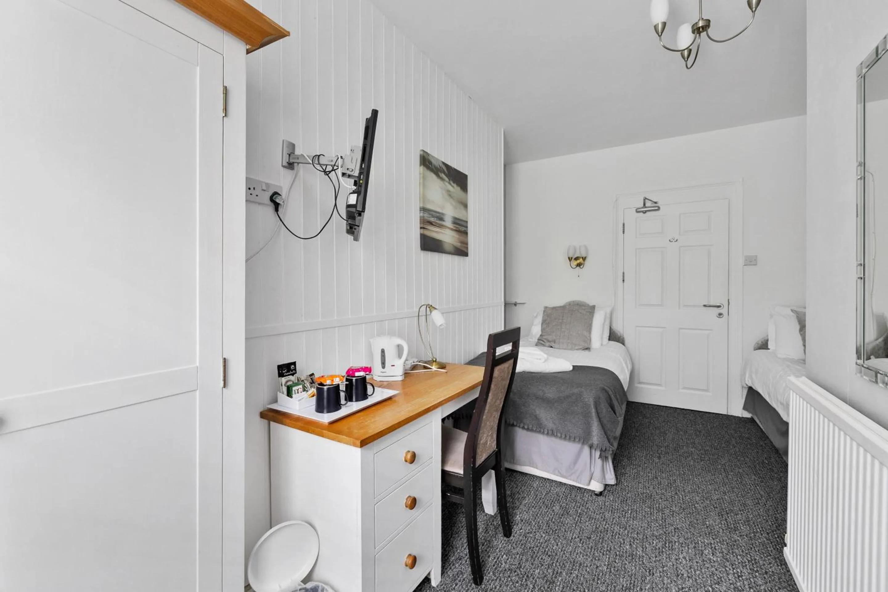 Bedroom, Bed in Imperial Plymouth