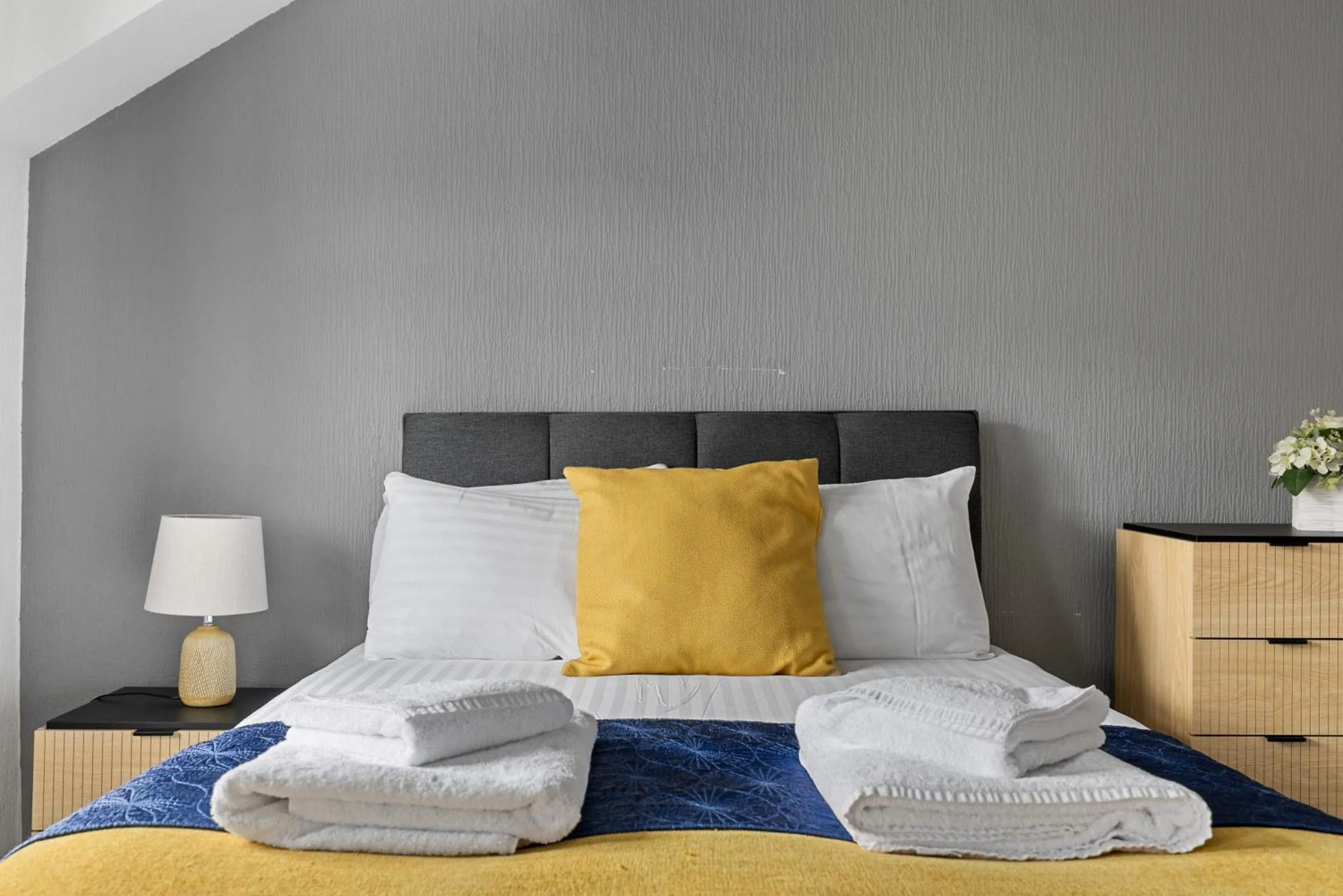 Bedroom, Bed in Imperial Plymouth