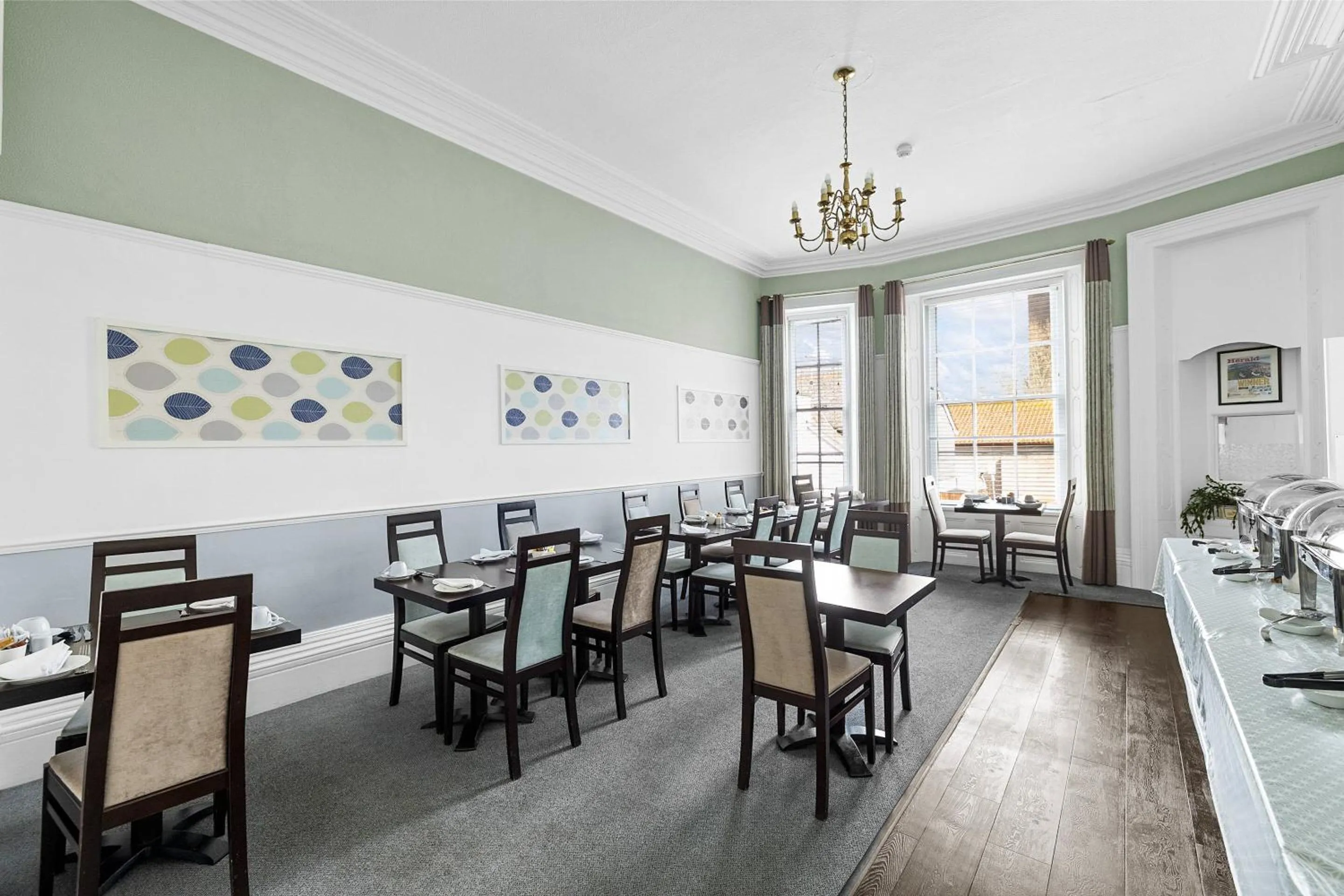 Dining area in Imperial Plymouth