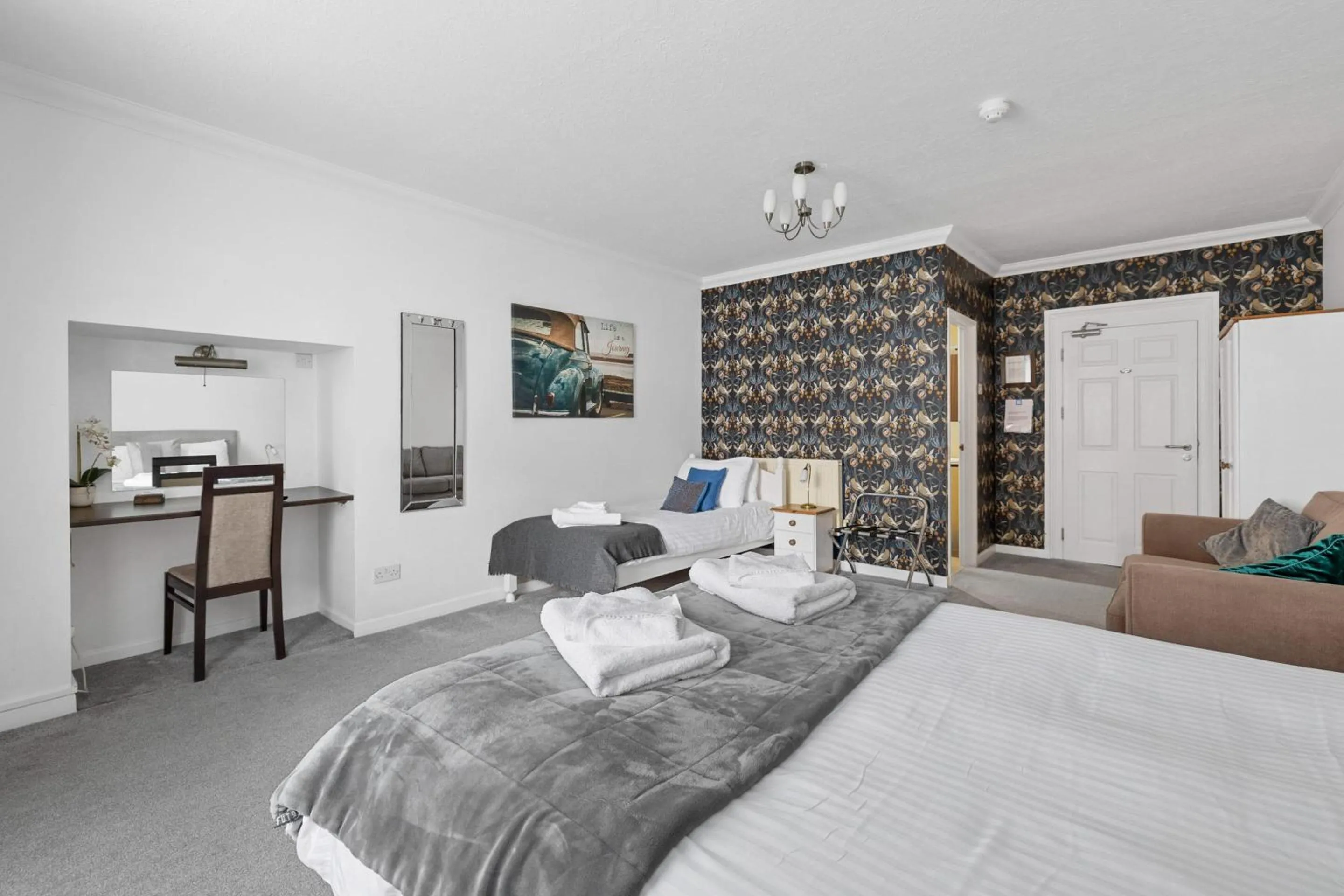 Bedroom, Bed in Imperial Plymouth