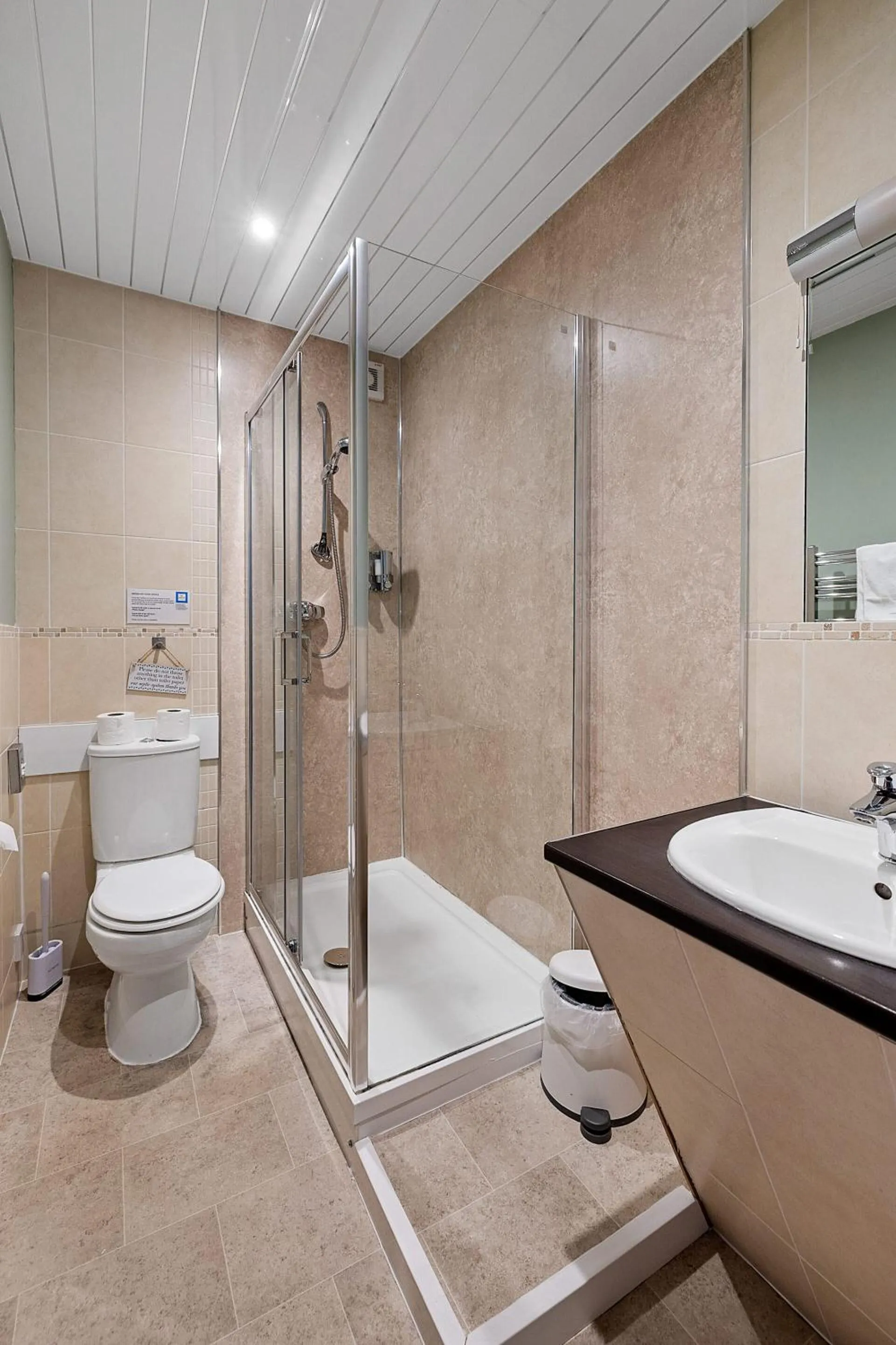 Bathroom in Imperial Plymouth