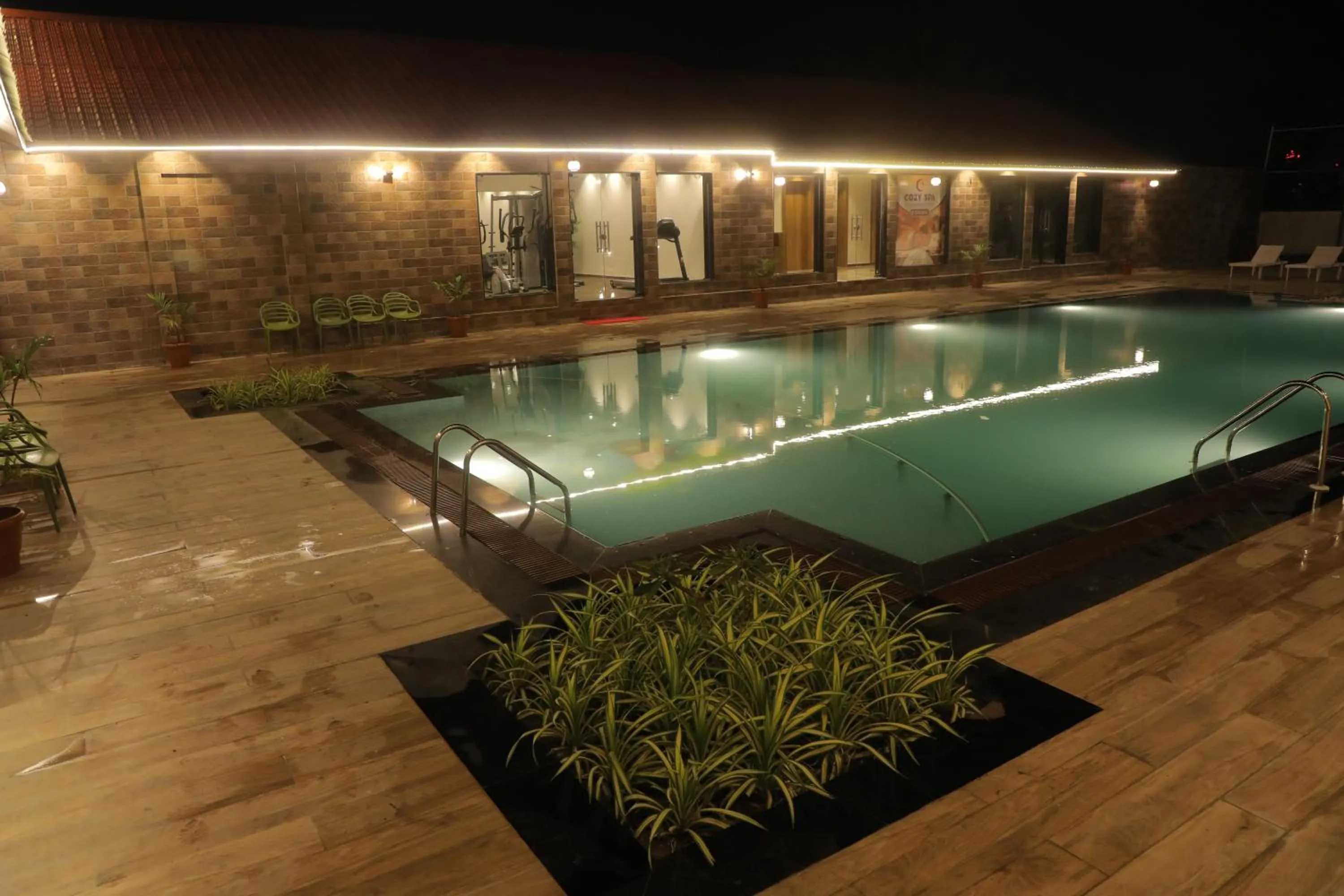 Swimming pool in Sarovar Portico, Somnath