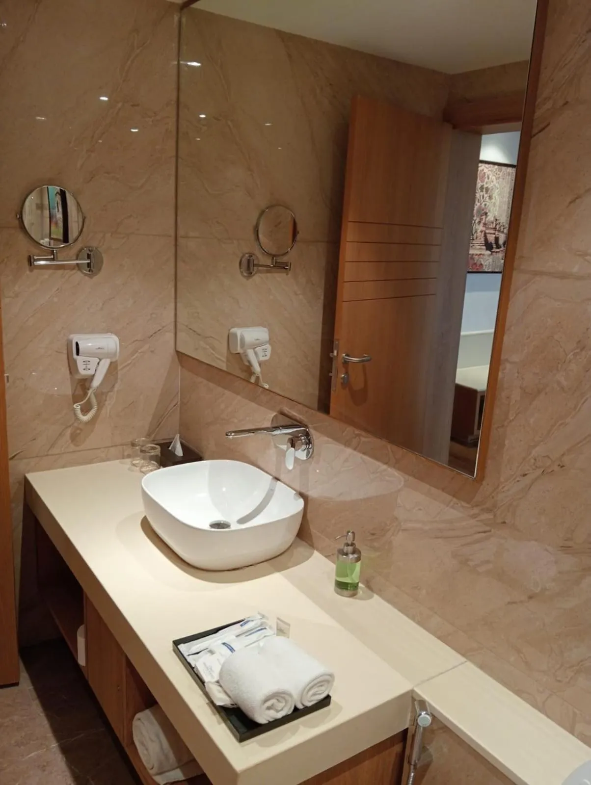 Sarovar Portico, Somnath