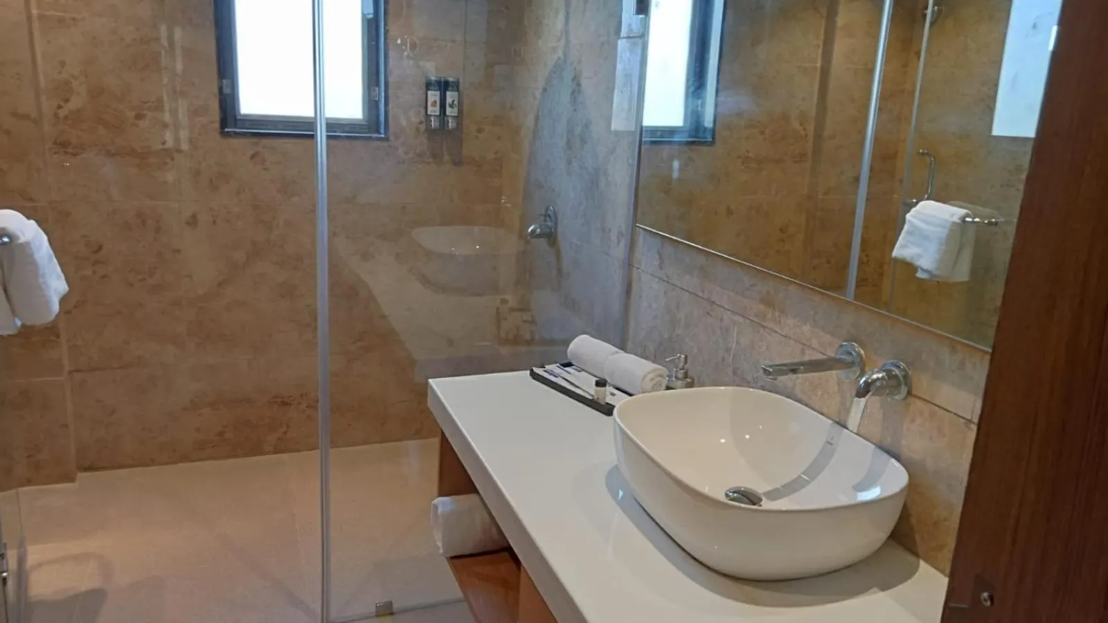 Sarovar Portico, Somnath