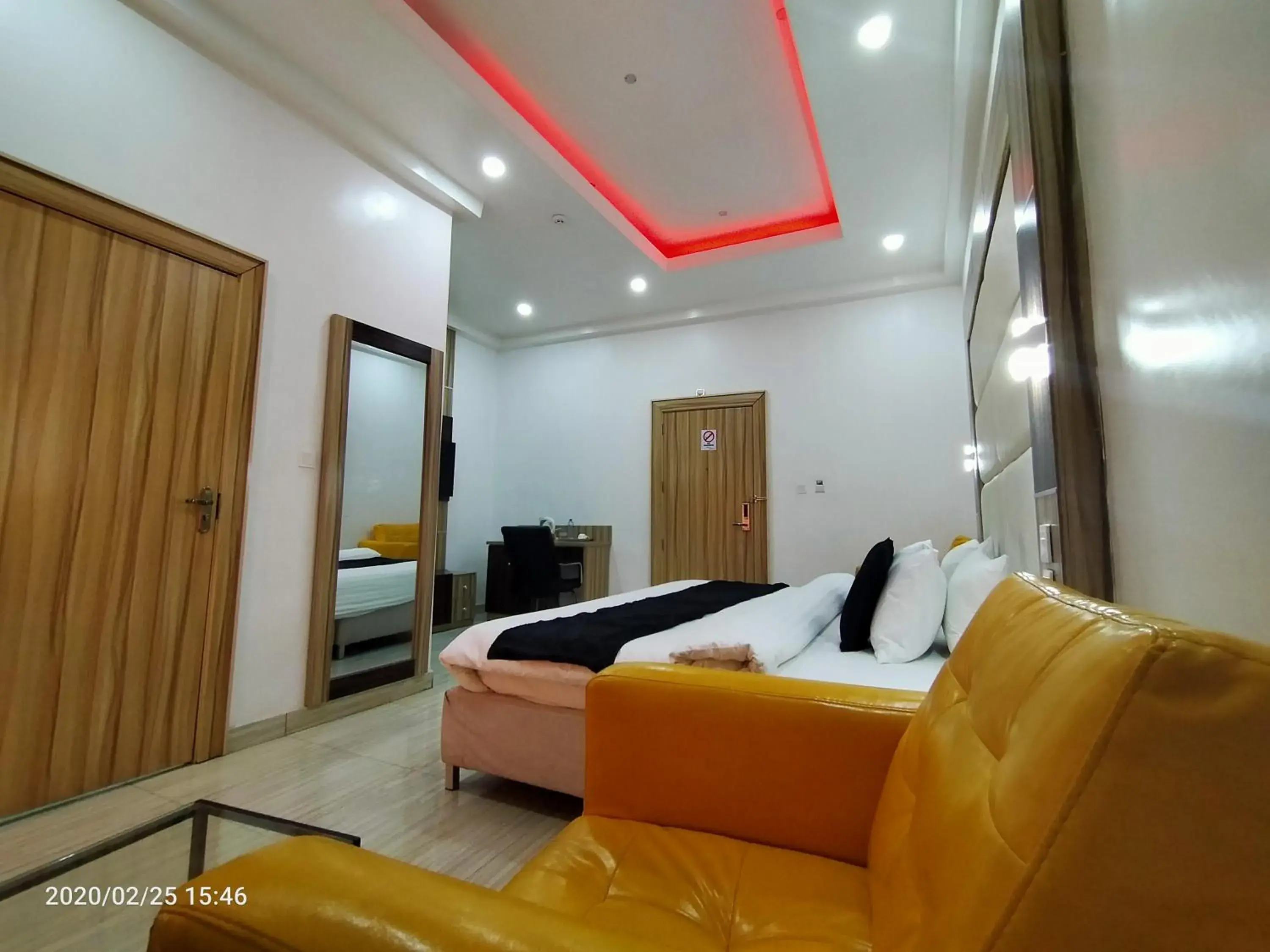 Deluxe Queen Room in Dalchifit Suites by Premium Swiss Hospitality Deluxe Queen Room in Dalchifit Suites by Premium Swiss Hospitality