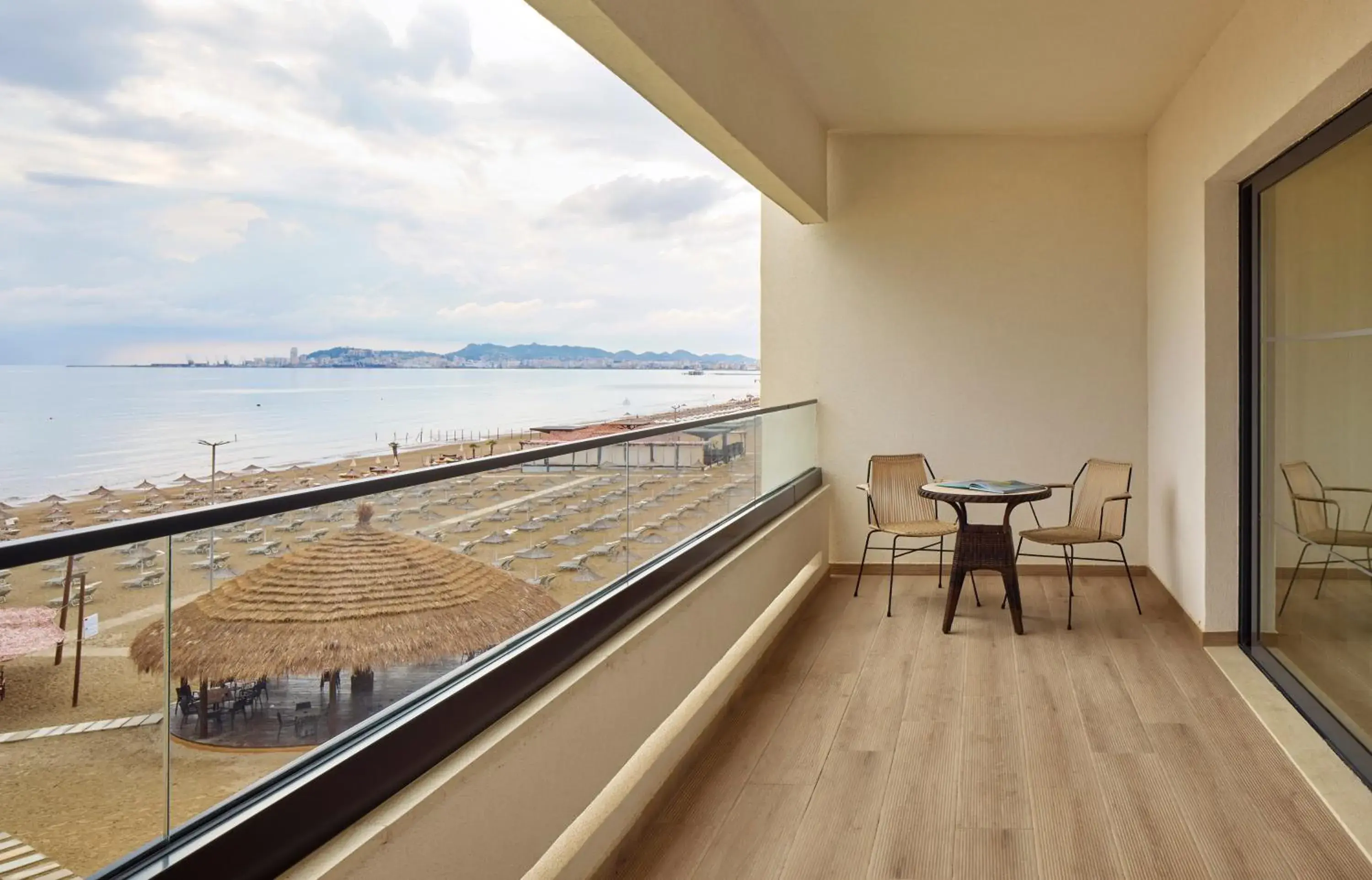 Sol Suite Frontal Sea View (2 Adults +2 Children) in Sol Tropikal Durrës Sol Suite Frontal Sea View (2 Adults +2 Children) in Sol Tropikal Durrës