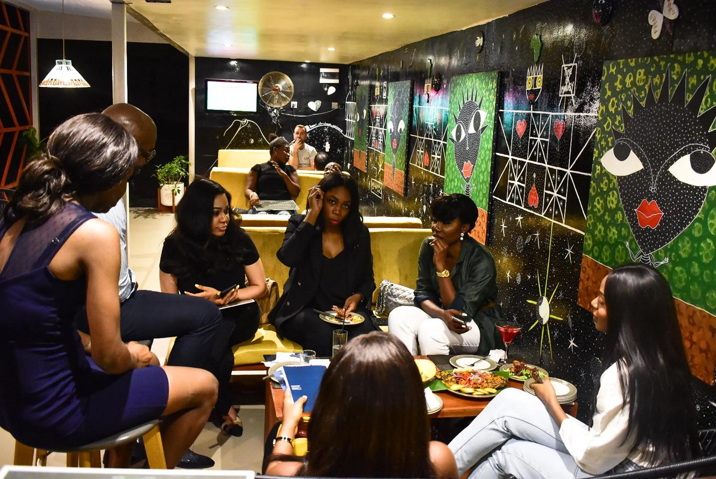 Restaurant/places to eat in Atelier Boutique Hotel