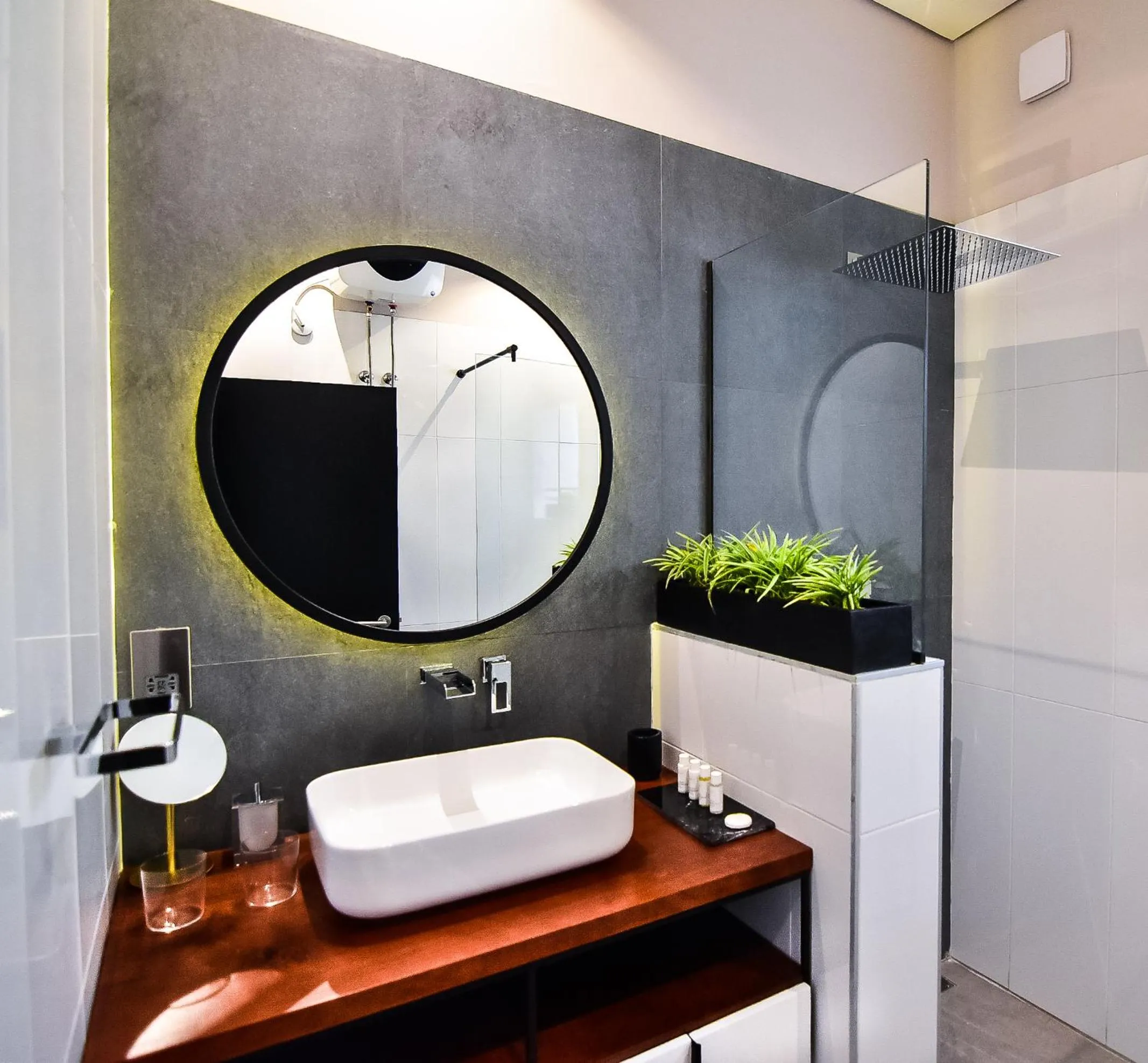 Shower in Atelier Boutique Hotel