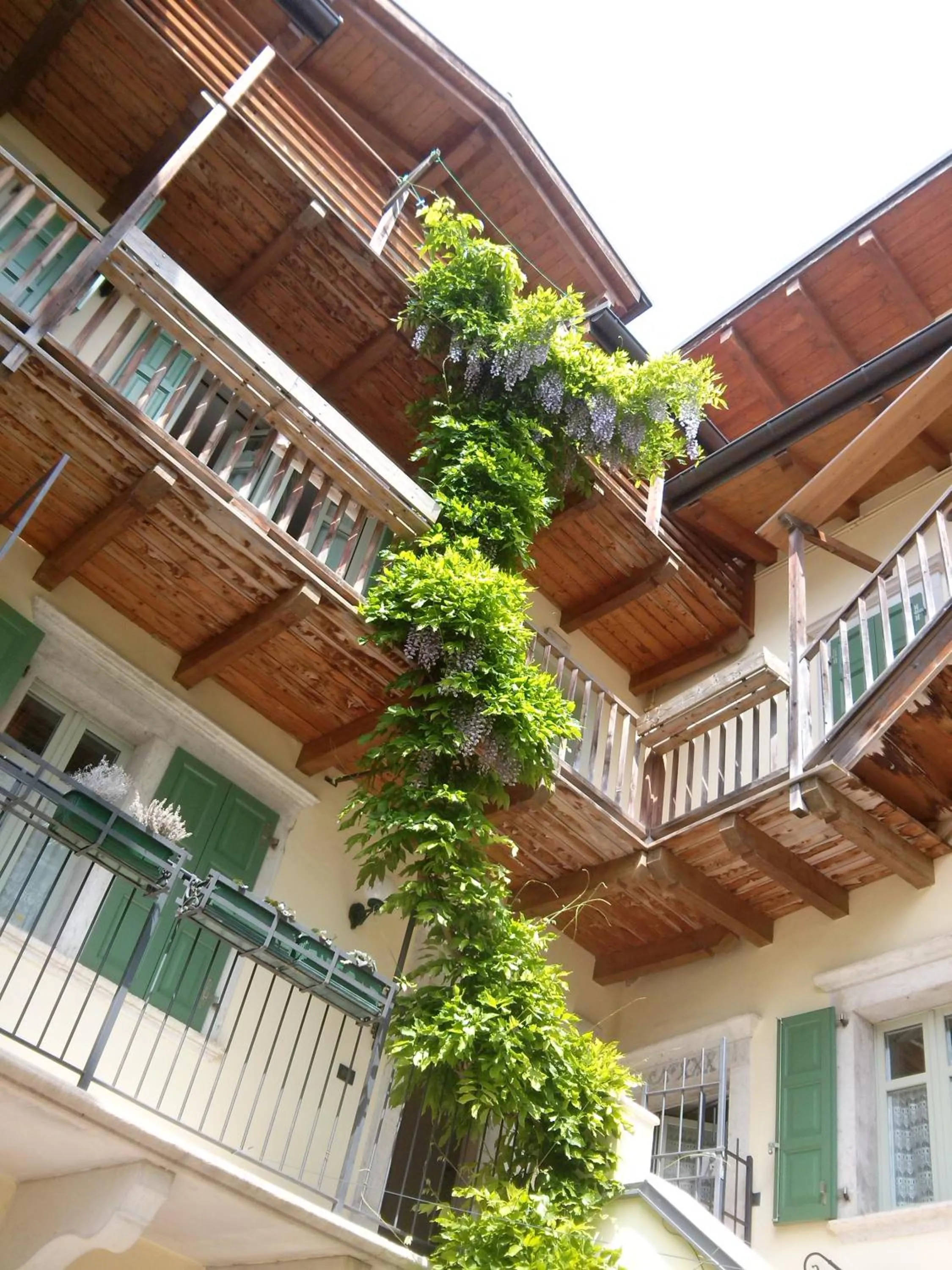 Property building in Villa Monica