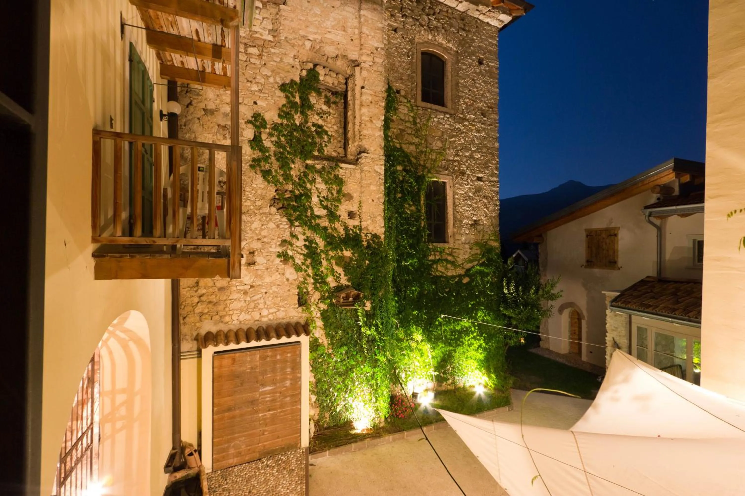 Night in Villa Monica