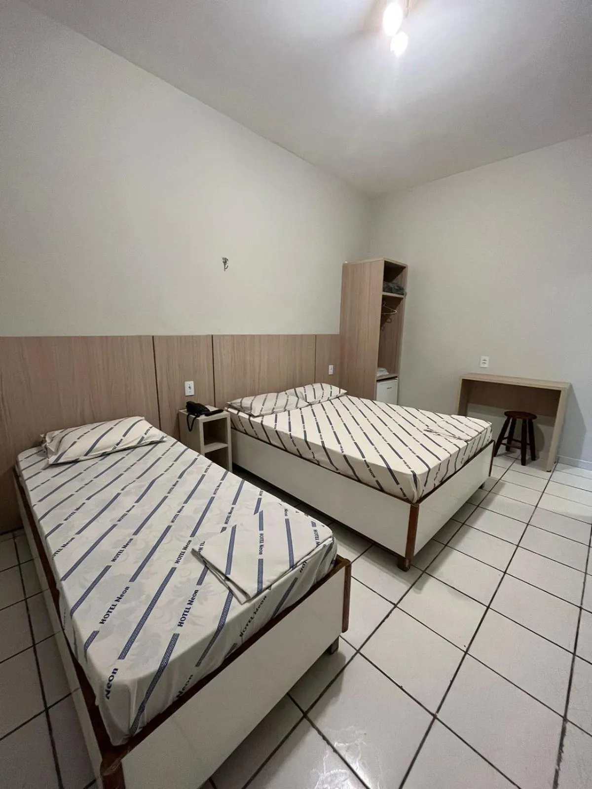 Hotel Neon - próximo a 25 de março, Bom Retiro e Brás, á 2min do mirante Sampa SKY e pista de skate Anhangabaú