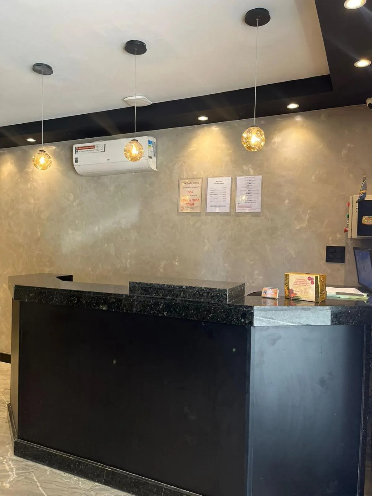 Lobby or reception in Hotel Neon - próximo a 25 de março, Bom Retiro e Brás, á 2min do mirante Sampa SKY e pista de skate Anhangabaú